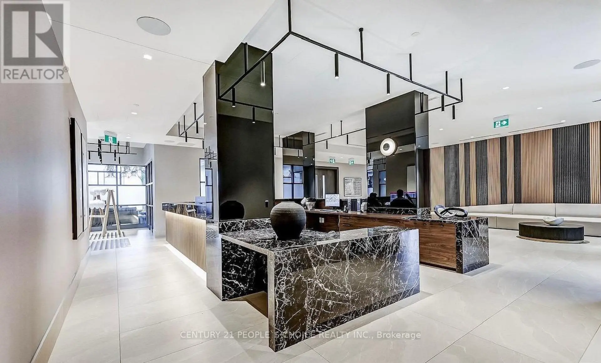 #306 2545 SIMCOE STREET N - Image 2