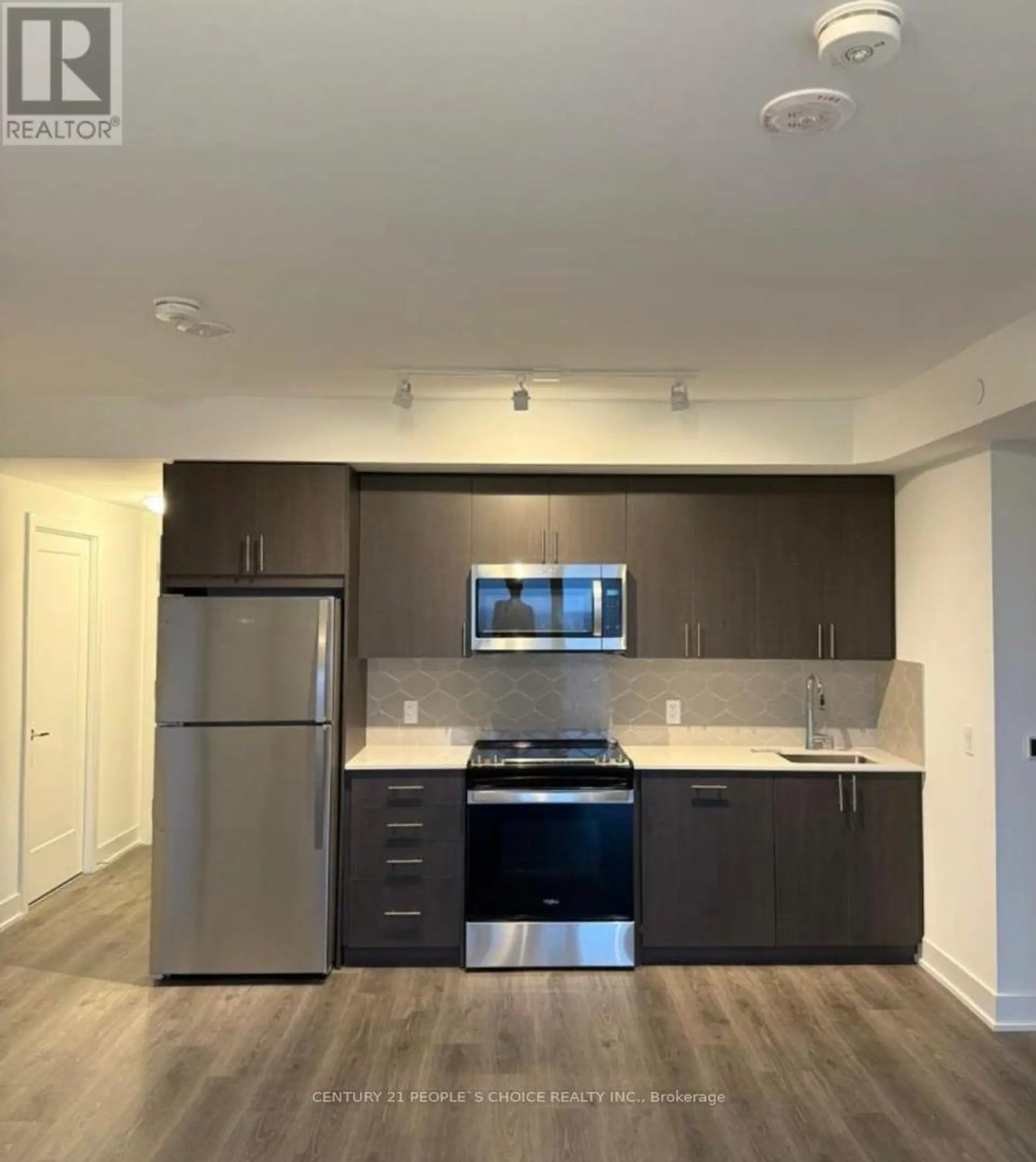 #306 2545 SIMCOE STREET N - Image 4