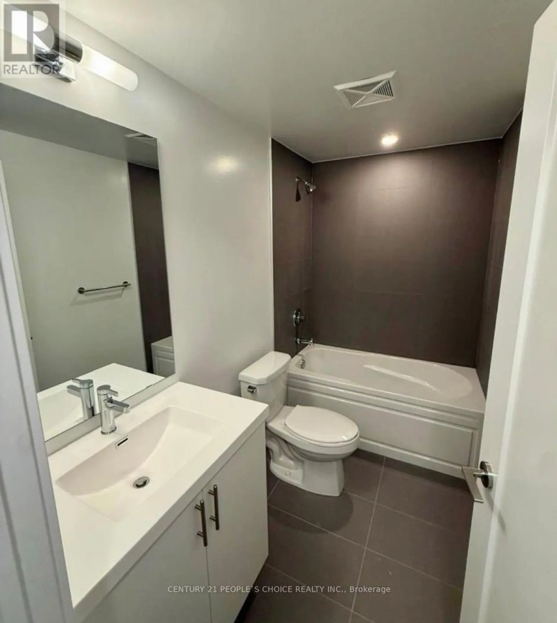 #306 2545 SIMCOE STREET N - Image 7