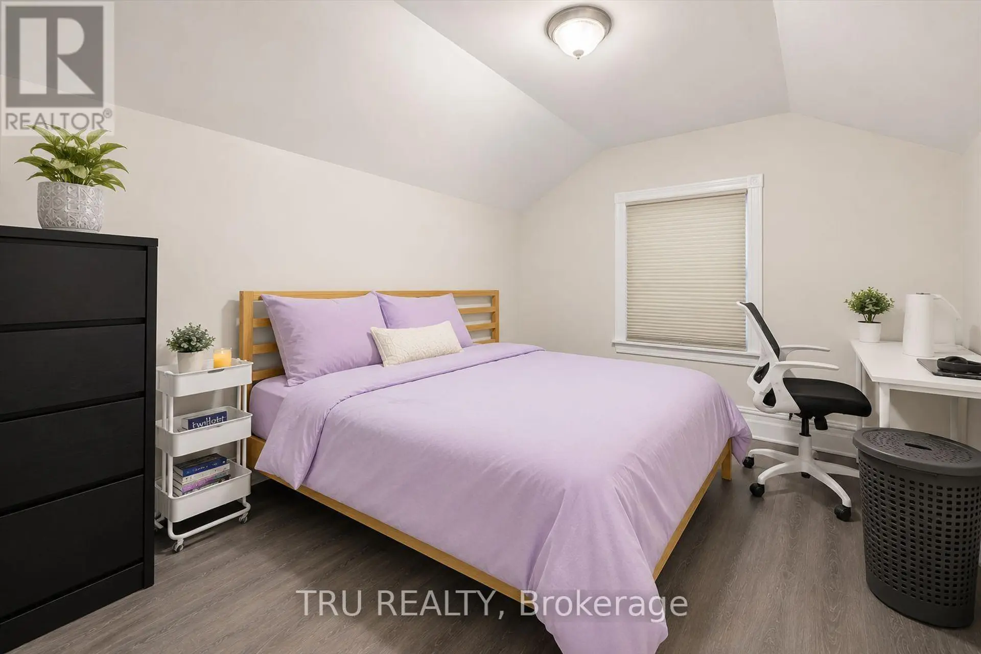 355 CAMBRIDGE STREET N - Image 12