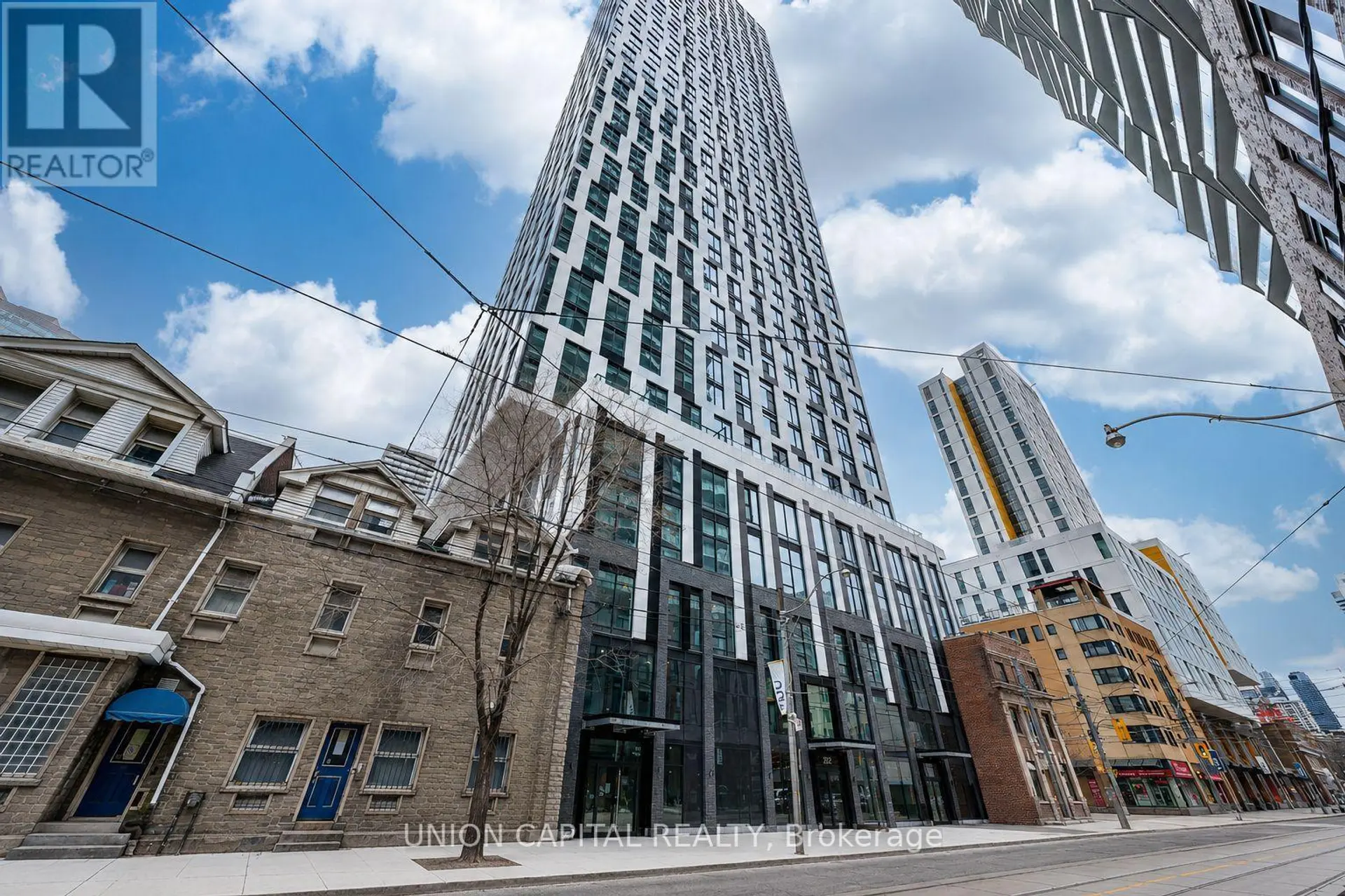 #5511 252 CHURCH STREET - Image 1