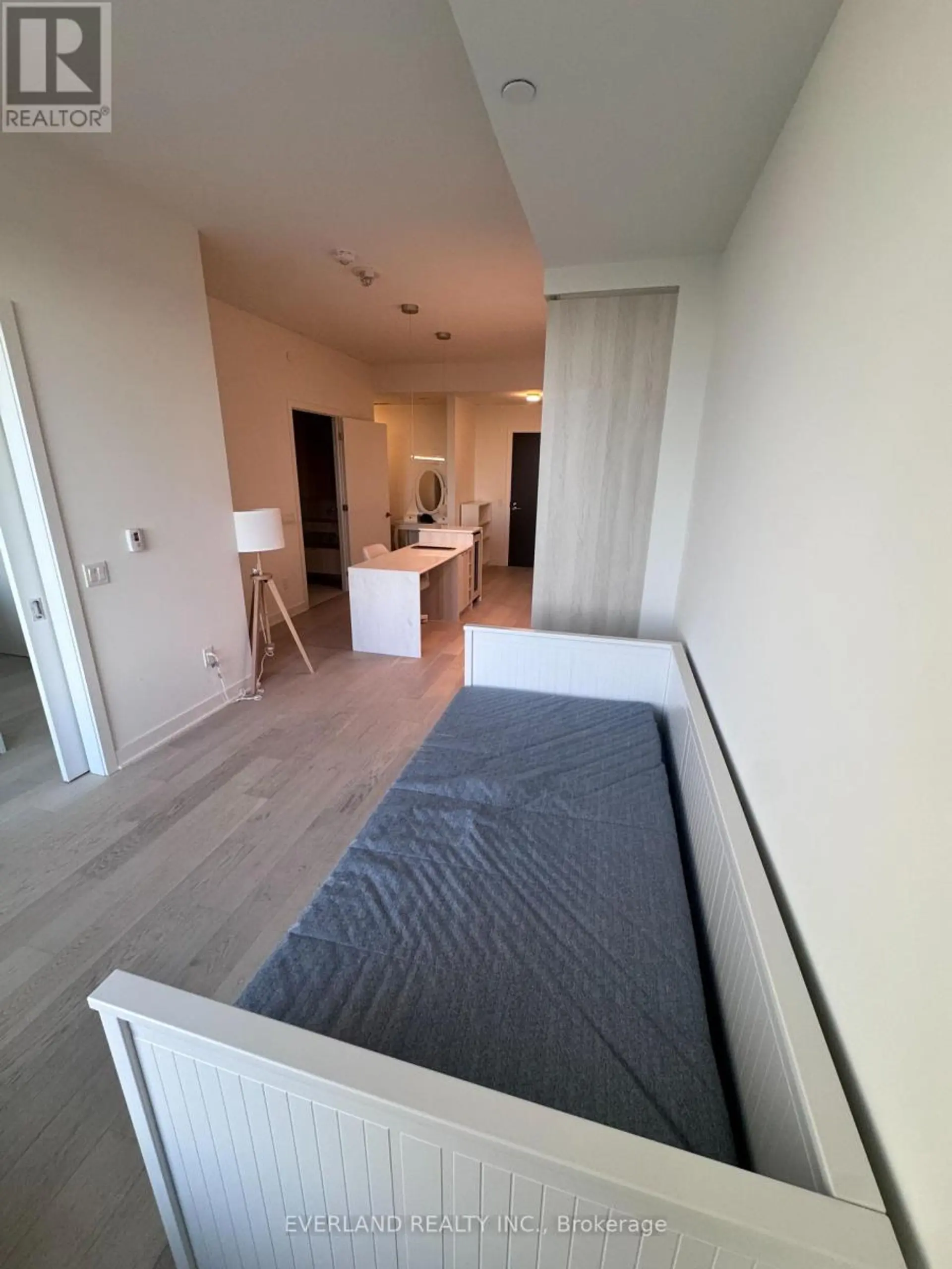 #4803 11 YORKVILLE AVENUE - Image 2