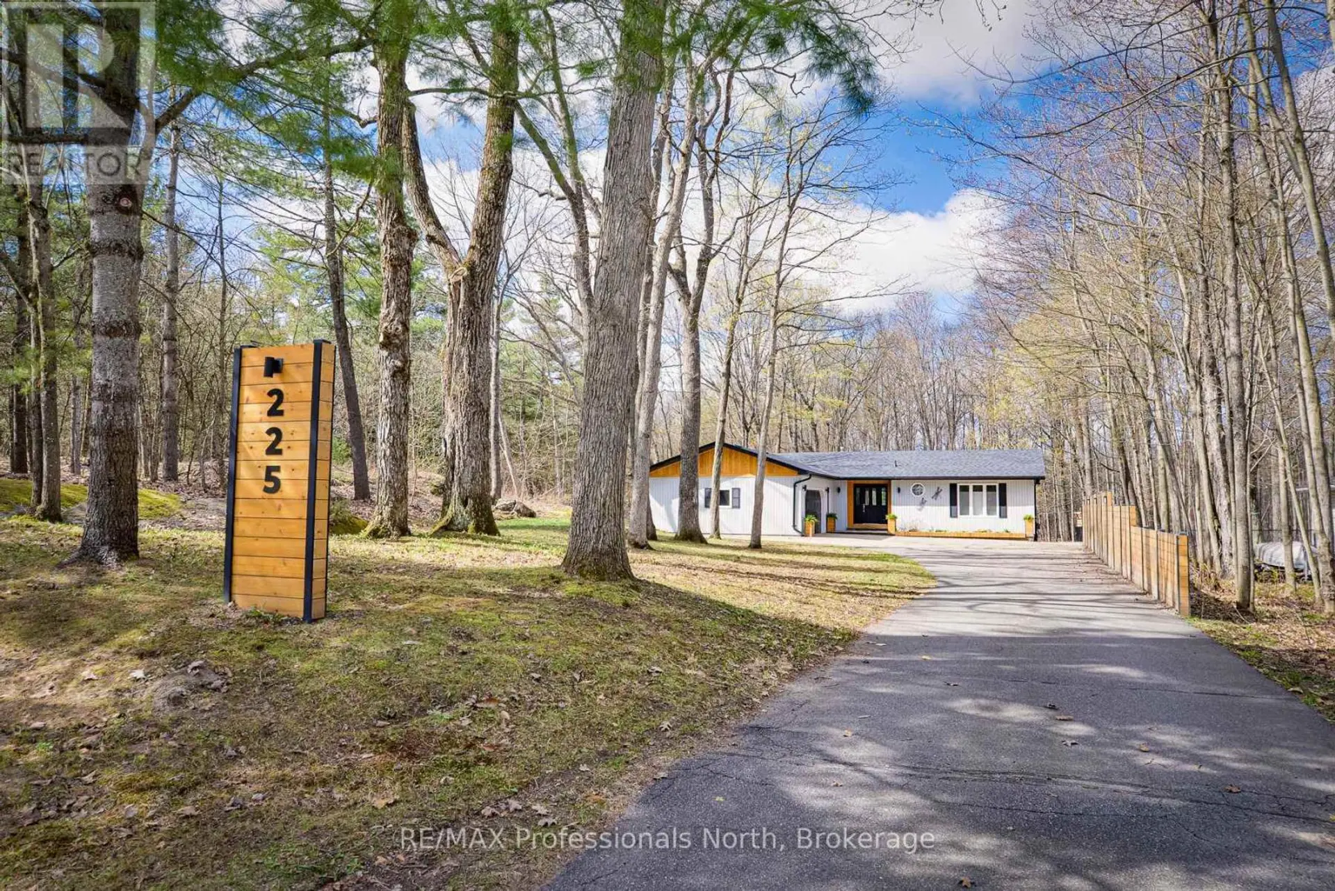 Property at 225 BLANCHARD STREET W, Gravenhurst, ON