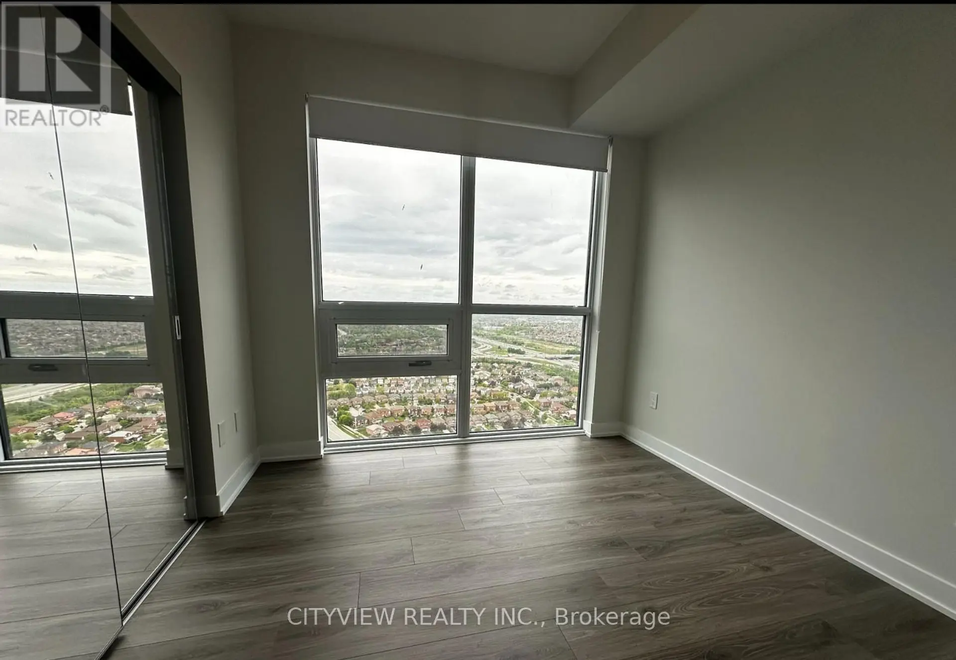430 SQUARE ONE DRIVE - Image 3