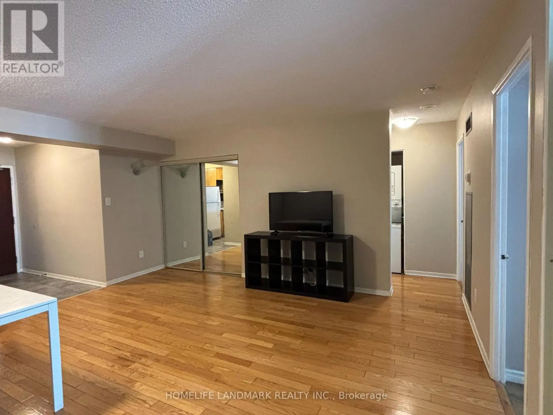 #1401 1055 BAY STREET - Image 4