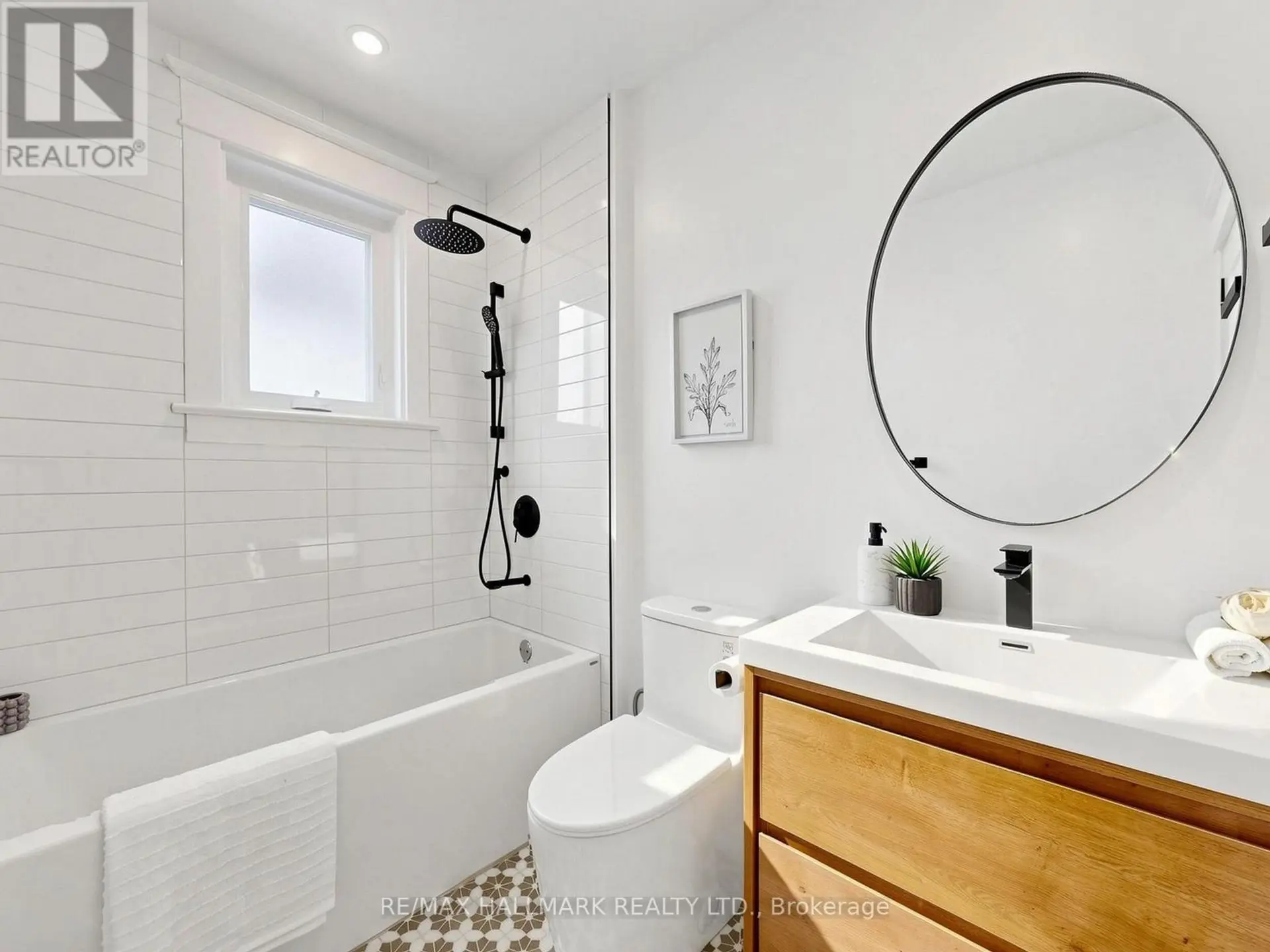 44 QUEENSDALE AVENUE - Image 12