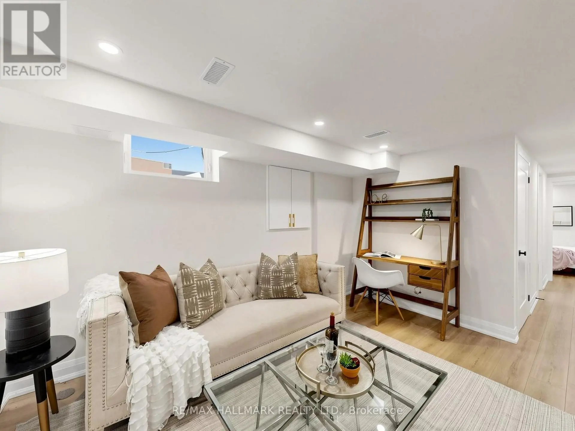 44 QUEENSDALE AVENUE - Image 14