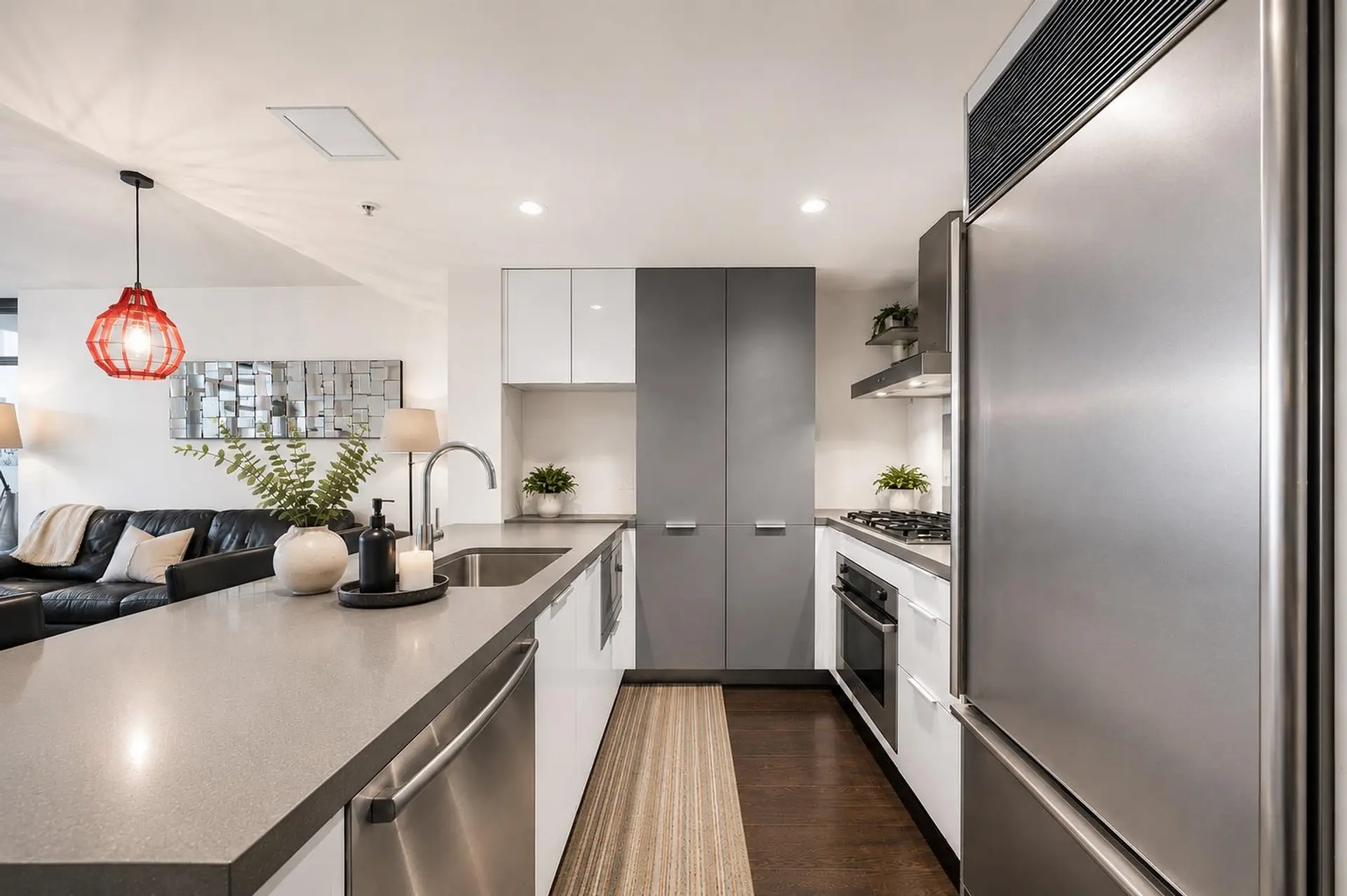#803 788 Richards Street - Image 7