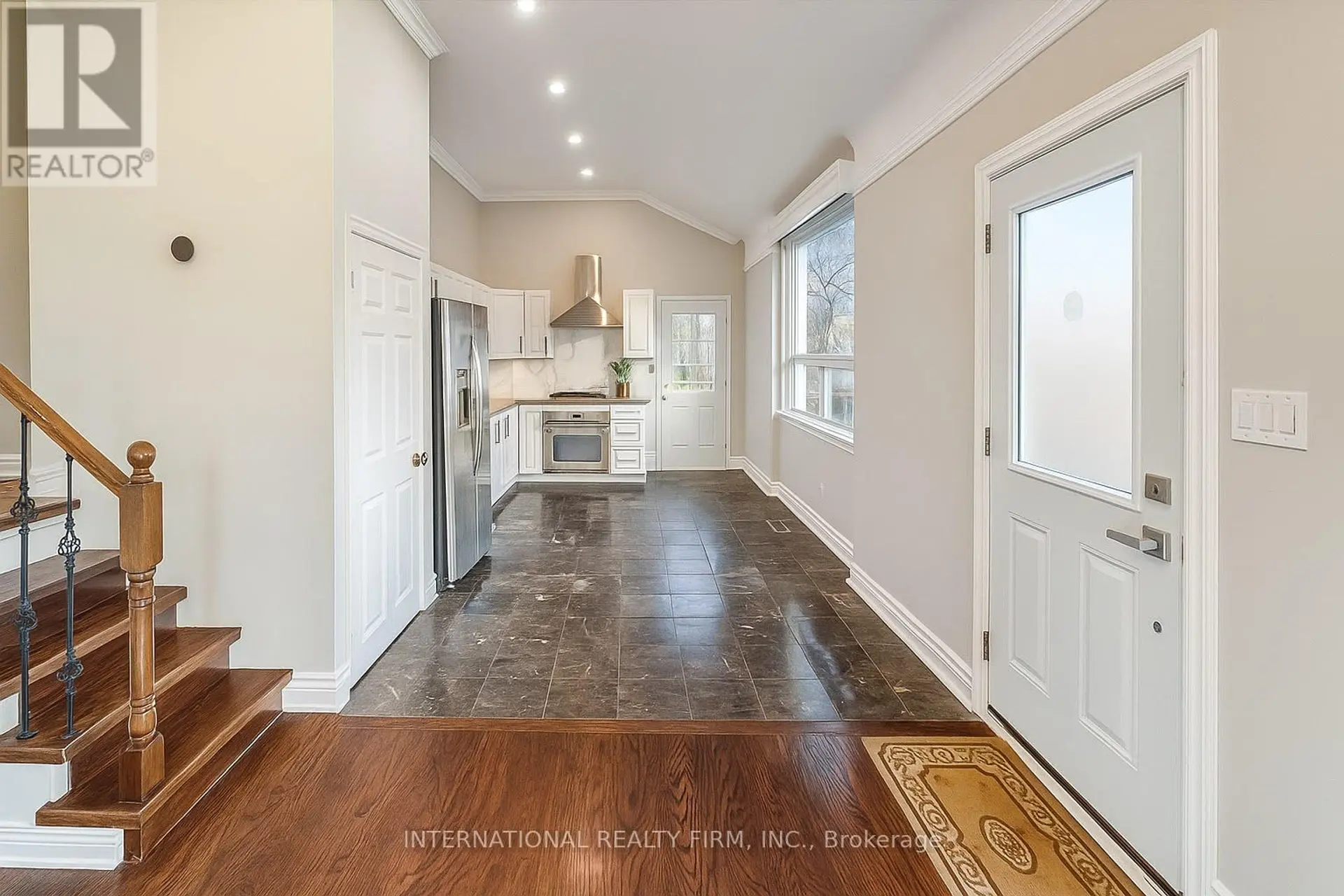 9 BENSHIRE DRIVE - Image 2