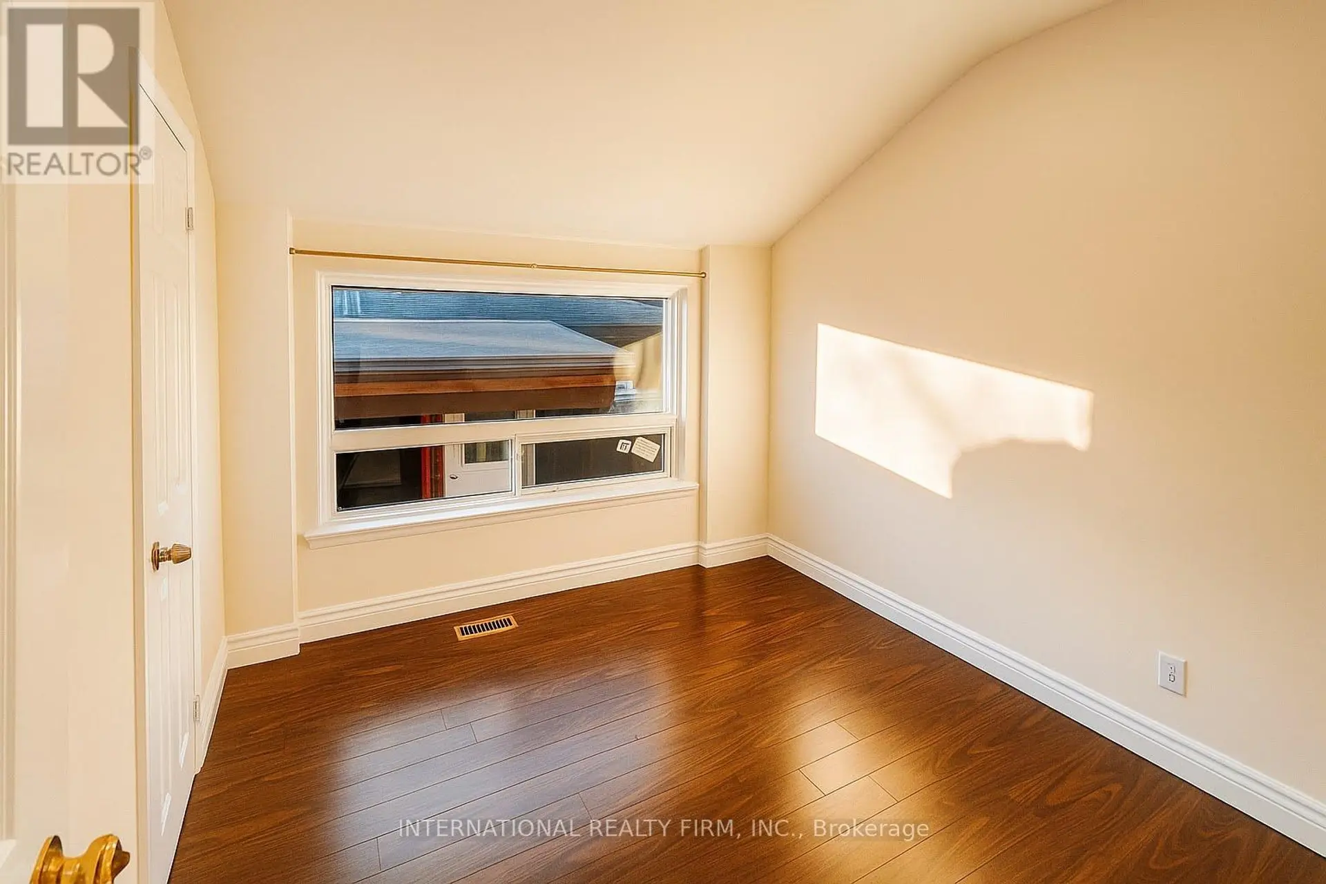 9 BENSHIRE DRIVE - Image 6