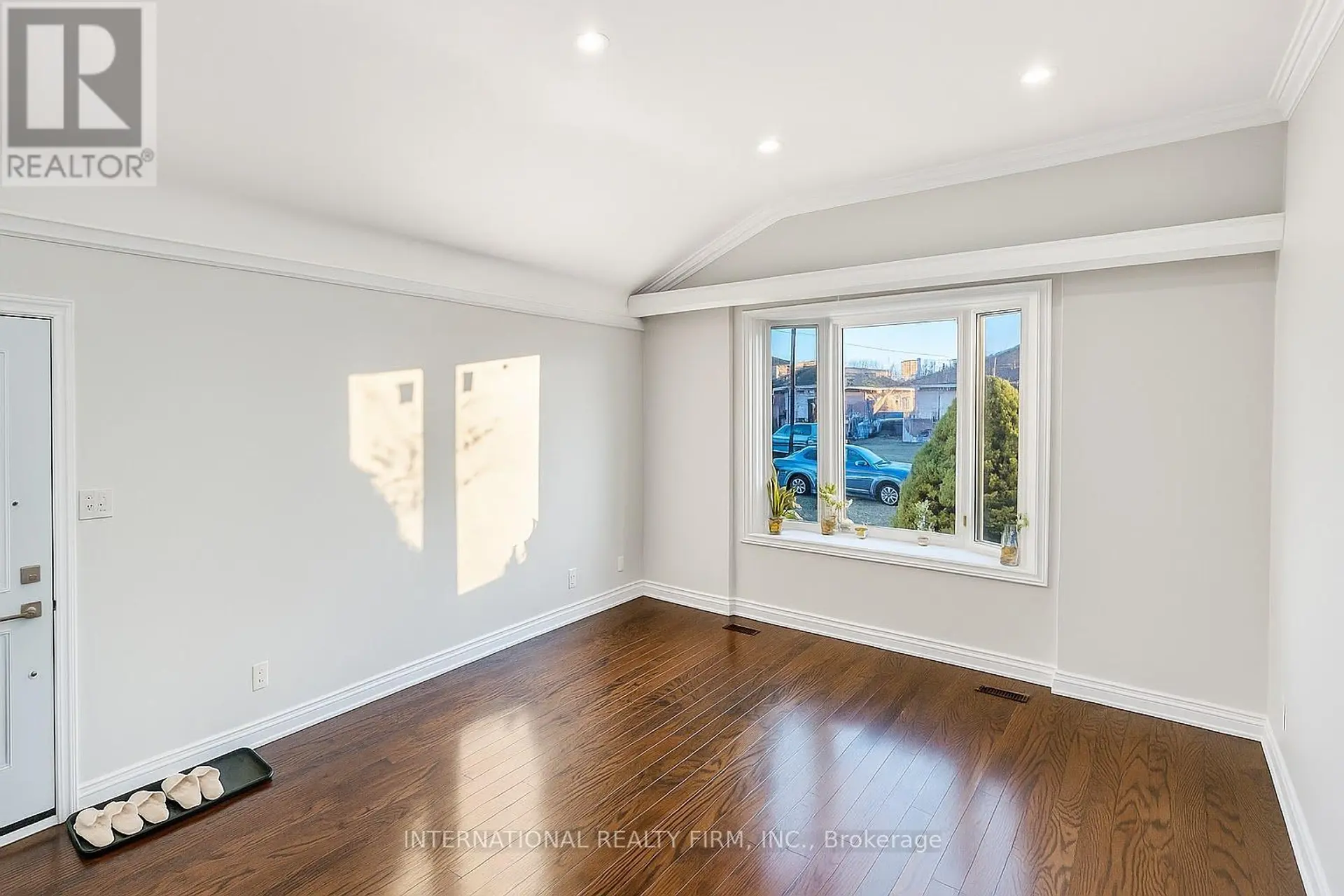9 BENSHIRE DRIVE - Image 4