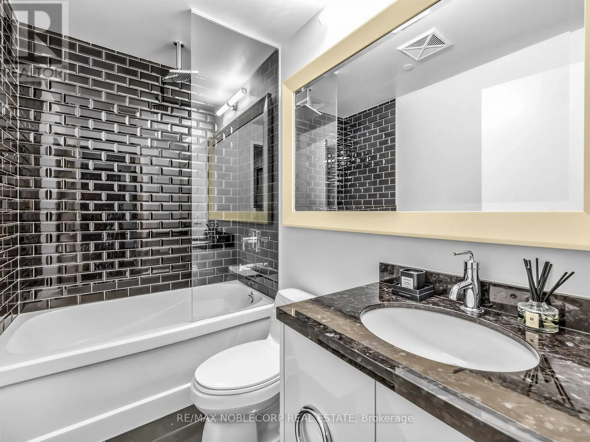 #2212 88 PARK LAWN ROAD - Image 11