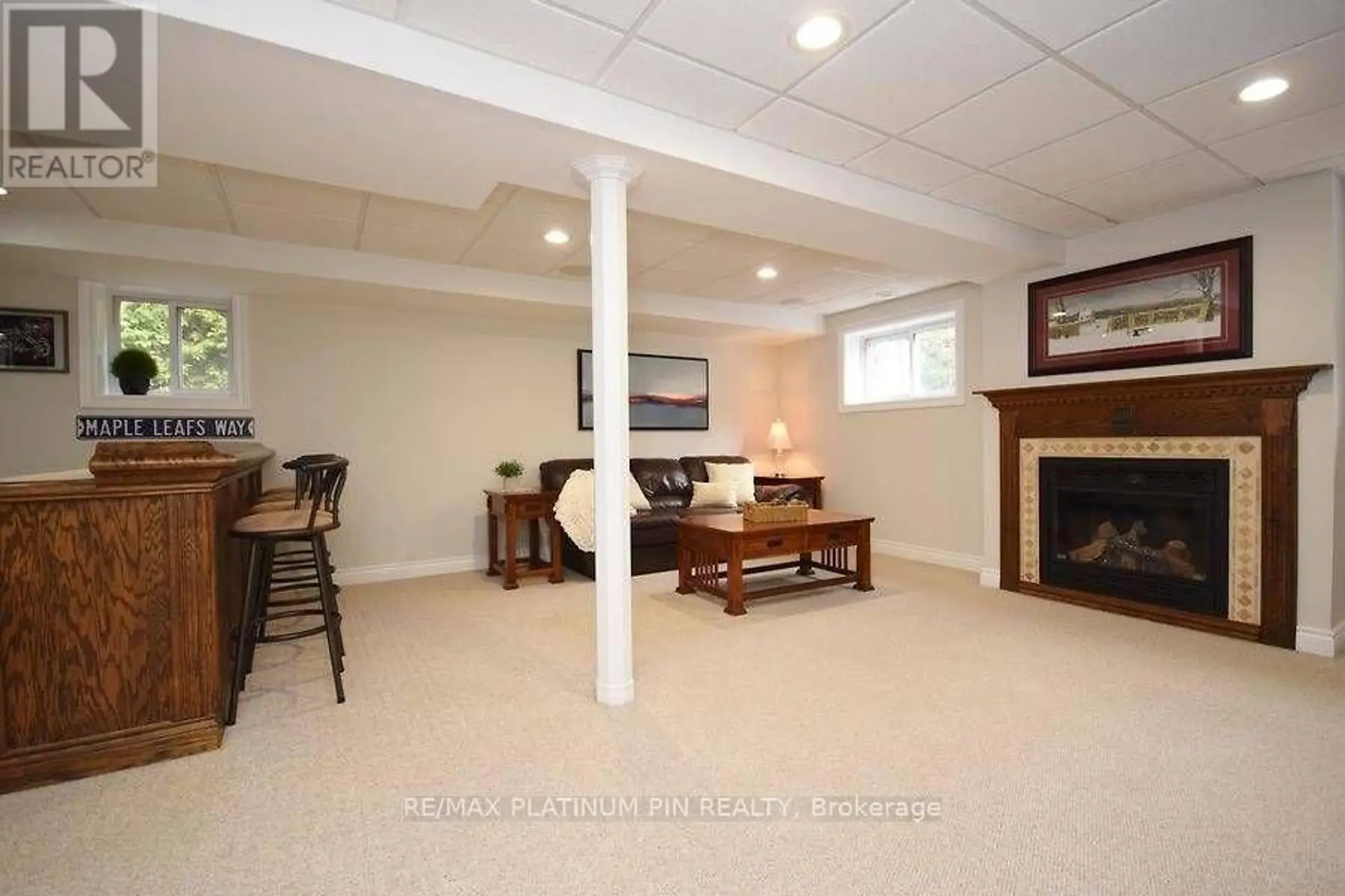 21 LONGFIELD DRIVE - Image 12