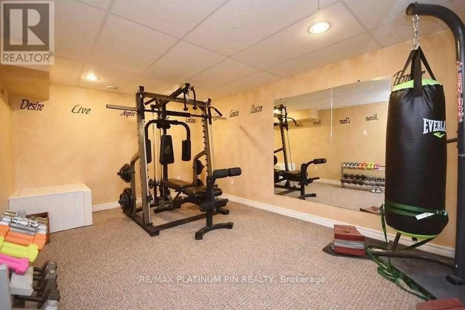 21 LONGFIELD DRIVE - Image 13
