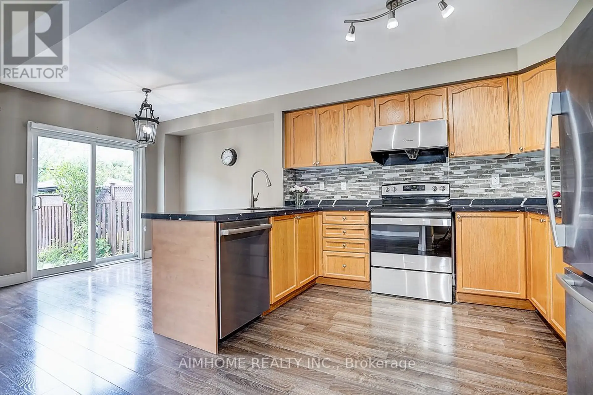 969 OAKTREE CRESCENT - Image 7