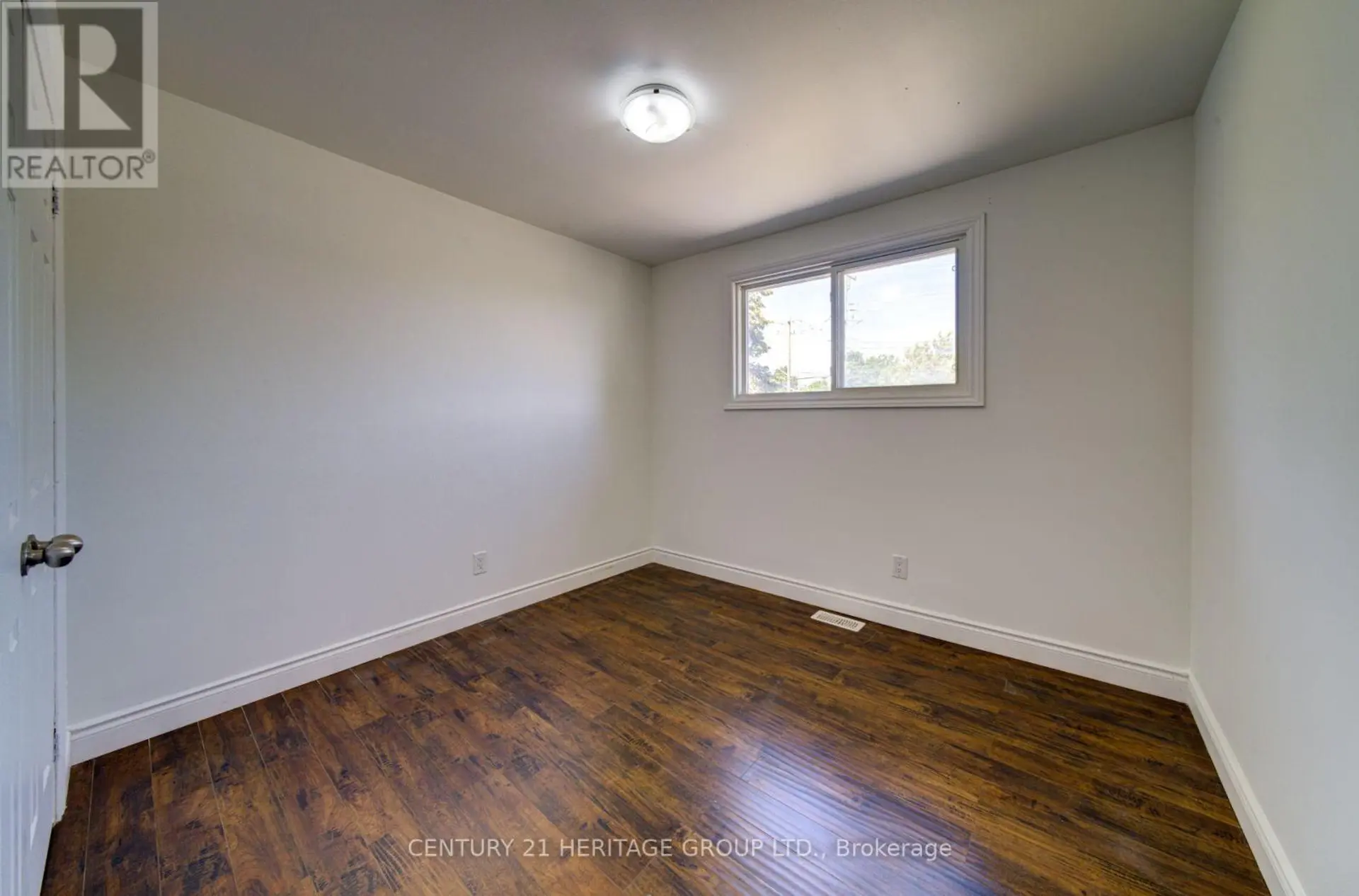 200 FERNDALE DRIVE N - Image 10