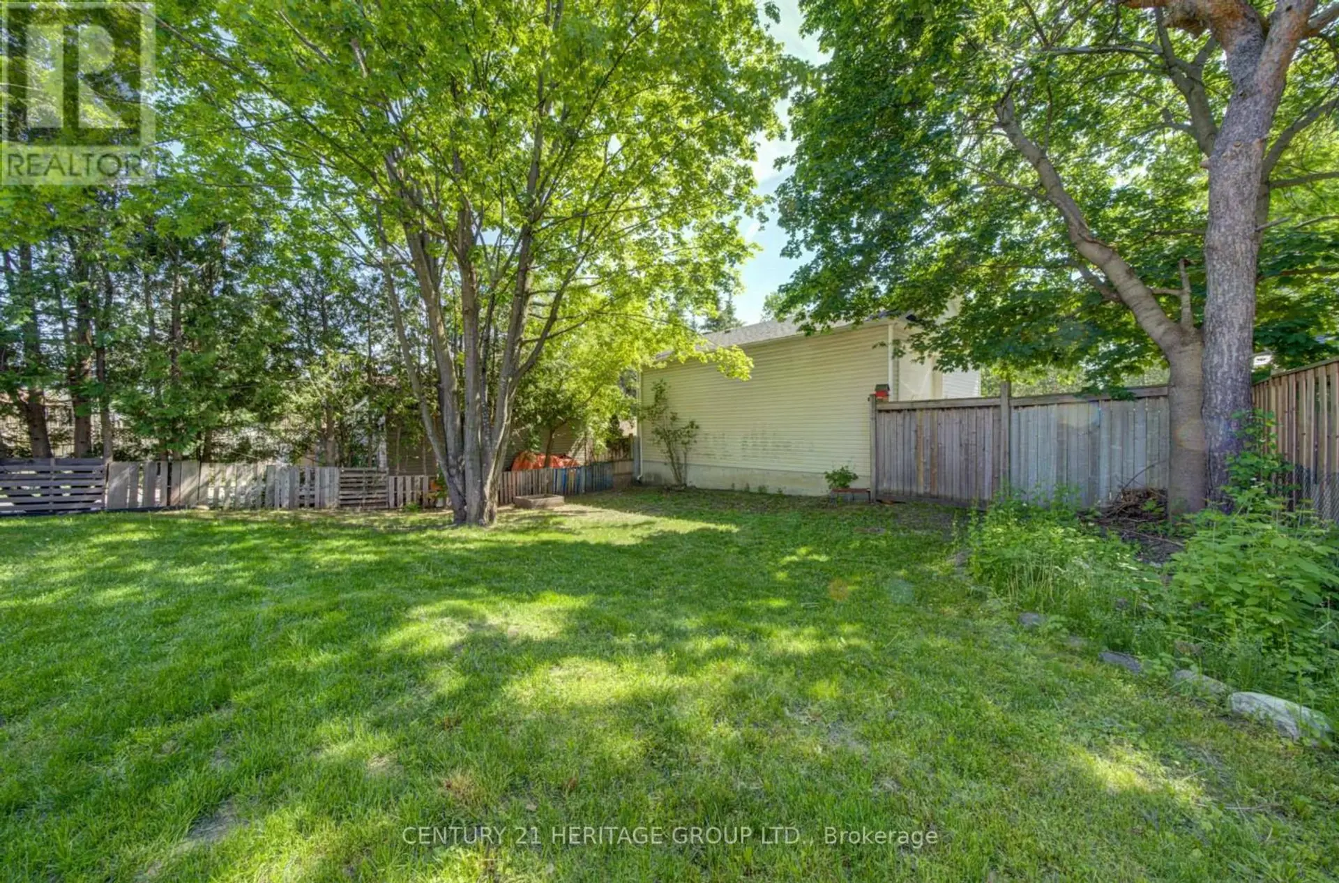 200 FERNDALE DRIVE N - Image 20
