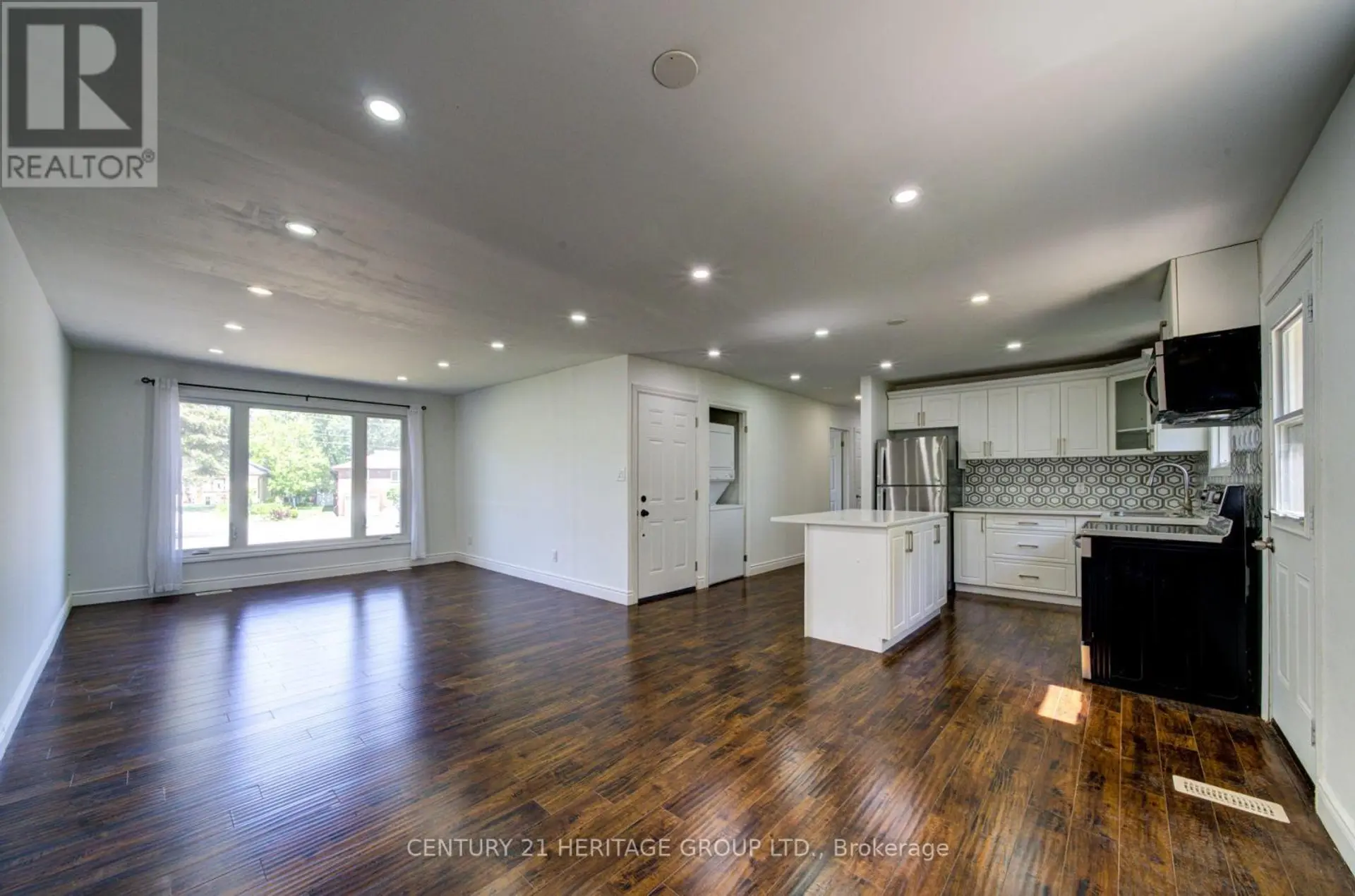 200 FERNDALE DRIVE N - Image 3