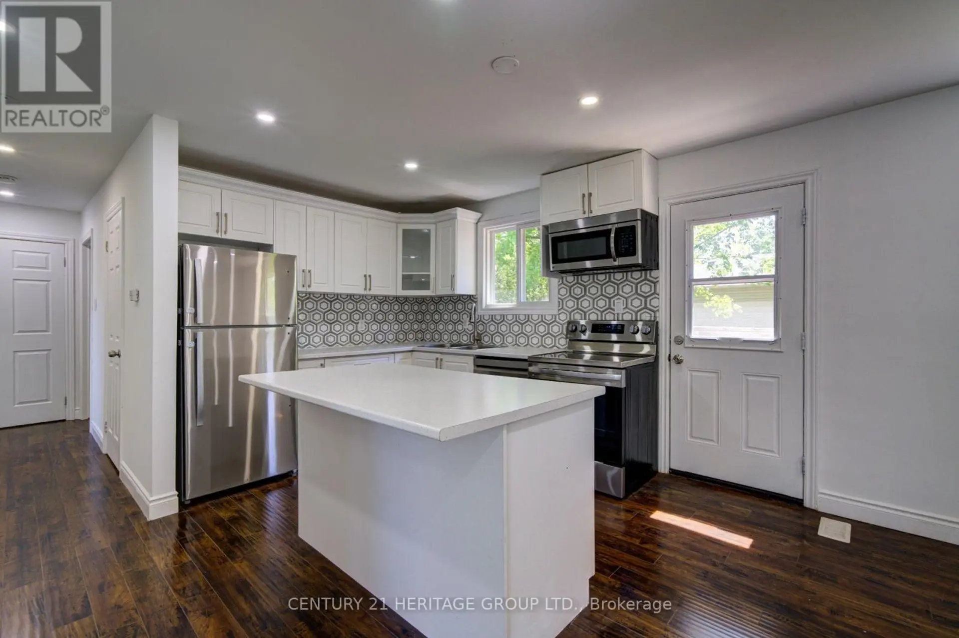 200 FERNDALE DRIVE N - Image 5