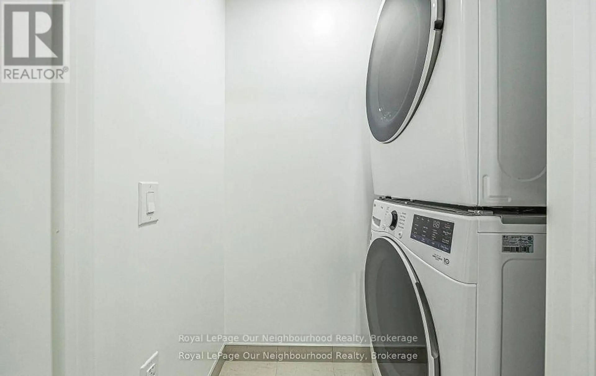 #412 395 SQUARE ONE DRIVE - Image 16