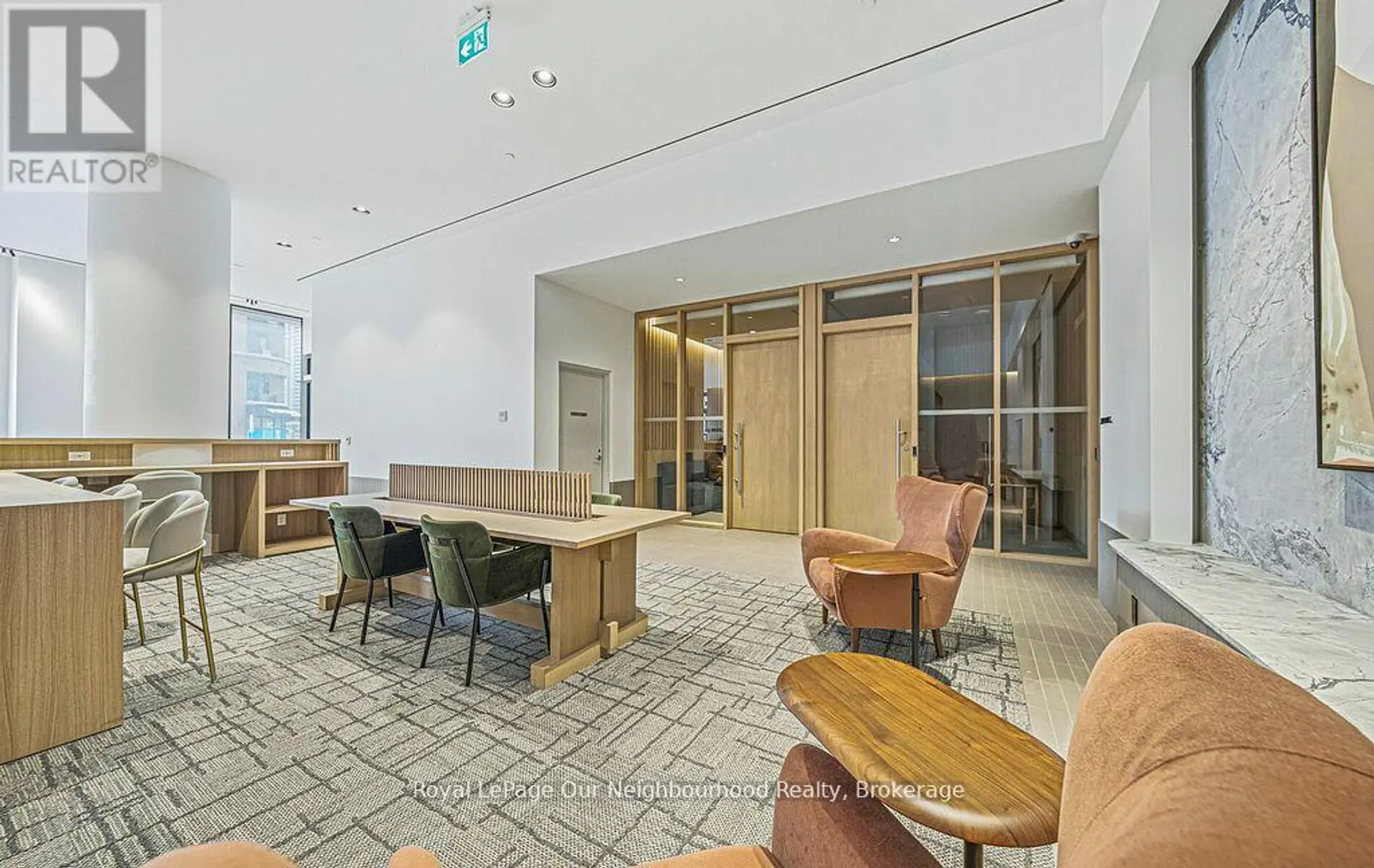 #412 395 SQUARE ONE DRIVE - Image 17