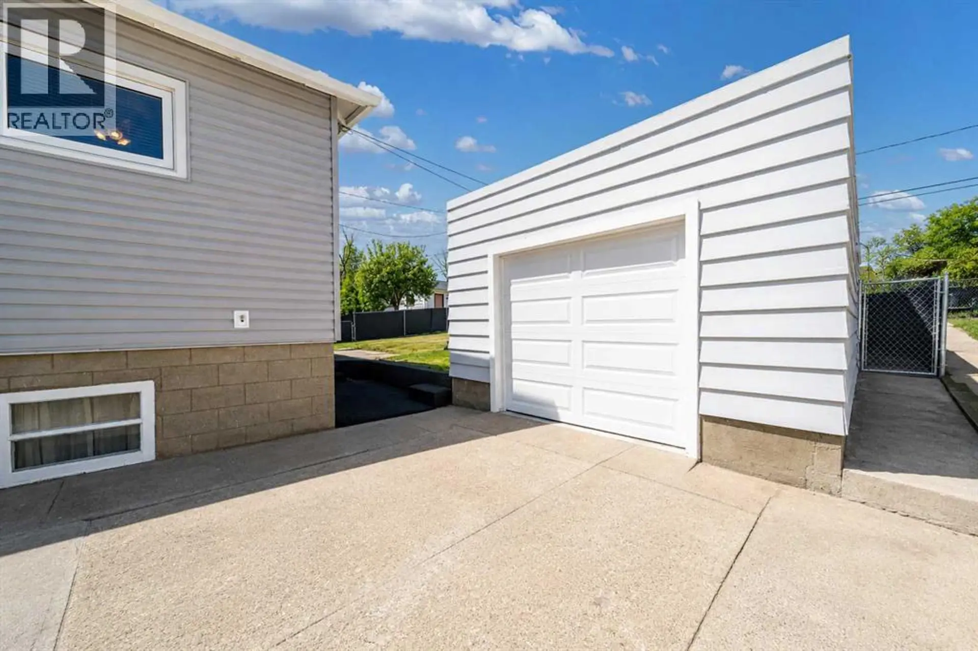 350 4 Street SW - Image 15