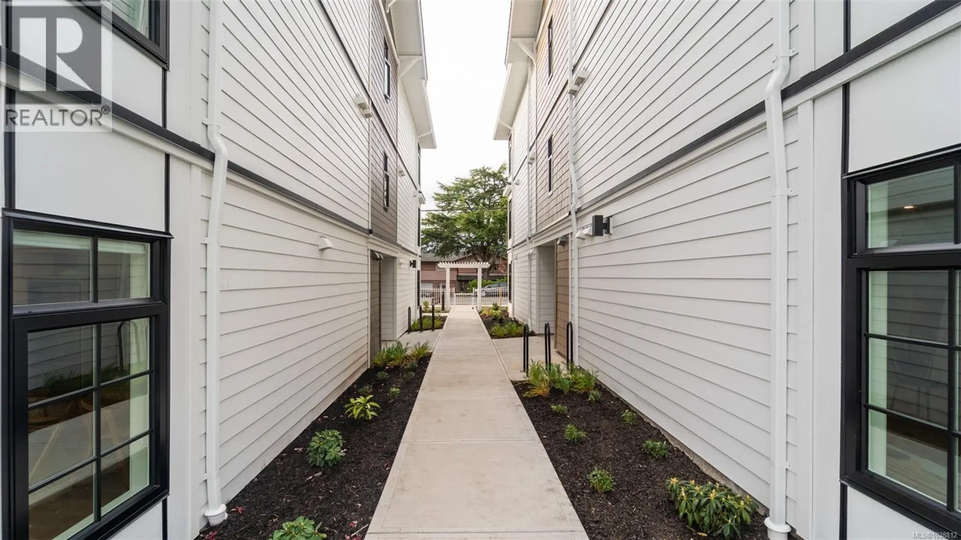 #2304 4201 Tyndall Ave - Image 5