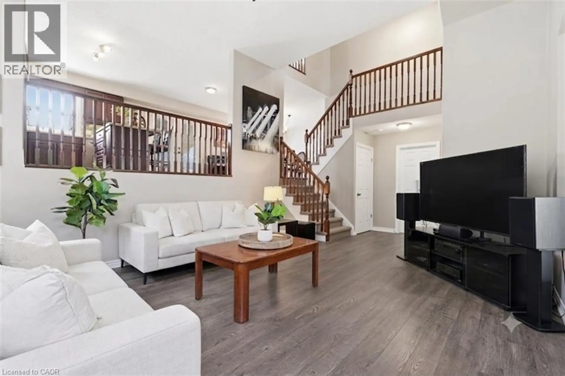 28 ROTH Avenue - Image 4