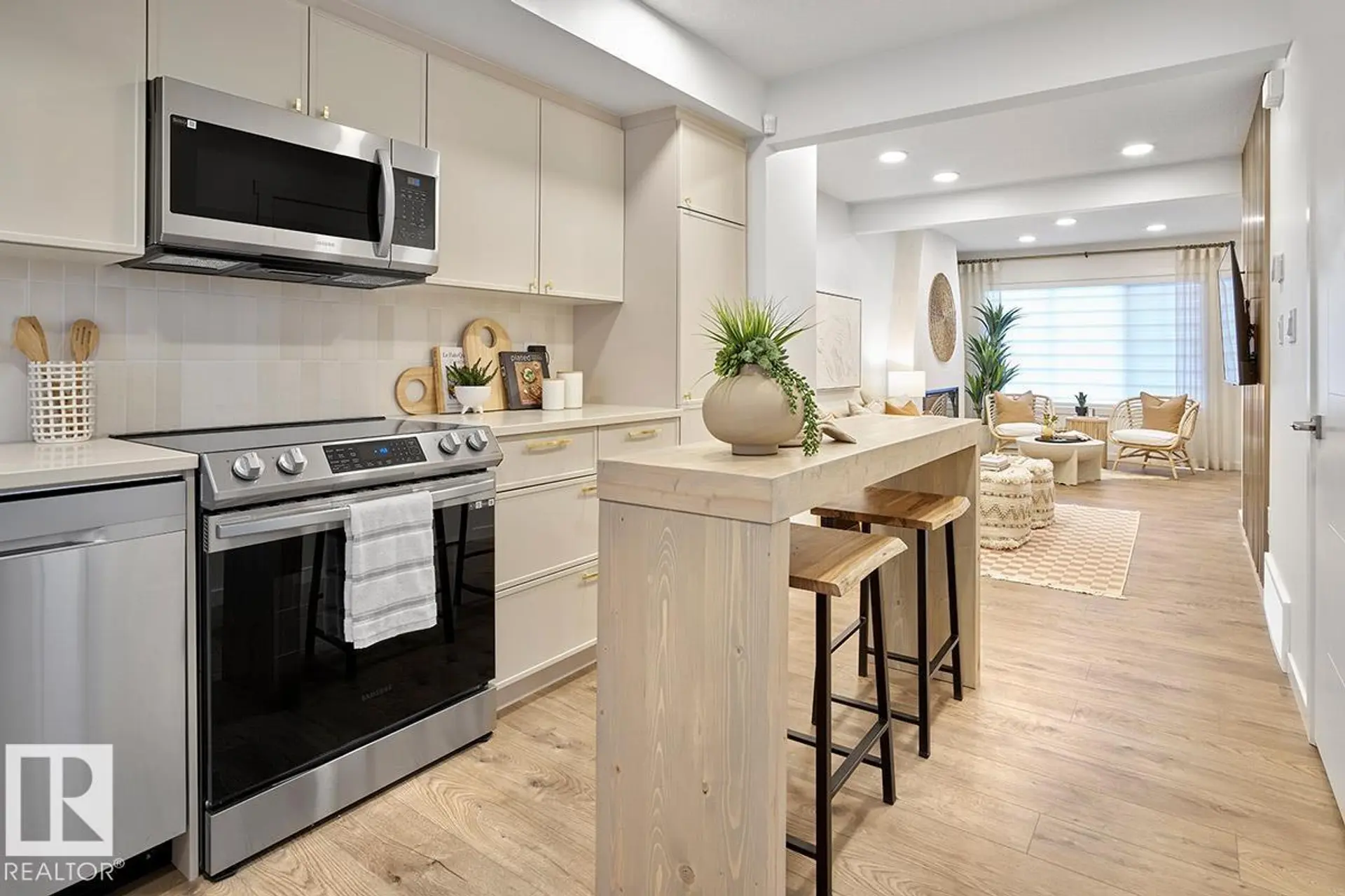 3 18640 18 AV NW - Image 5