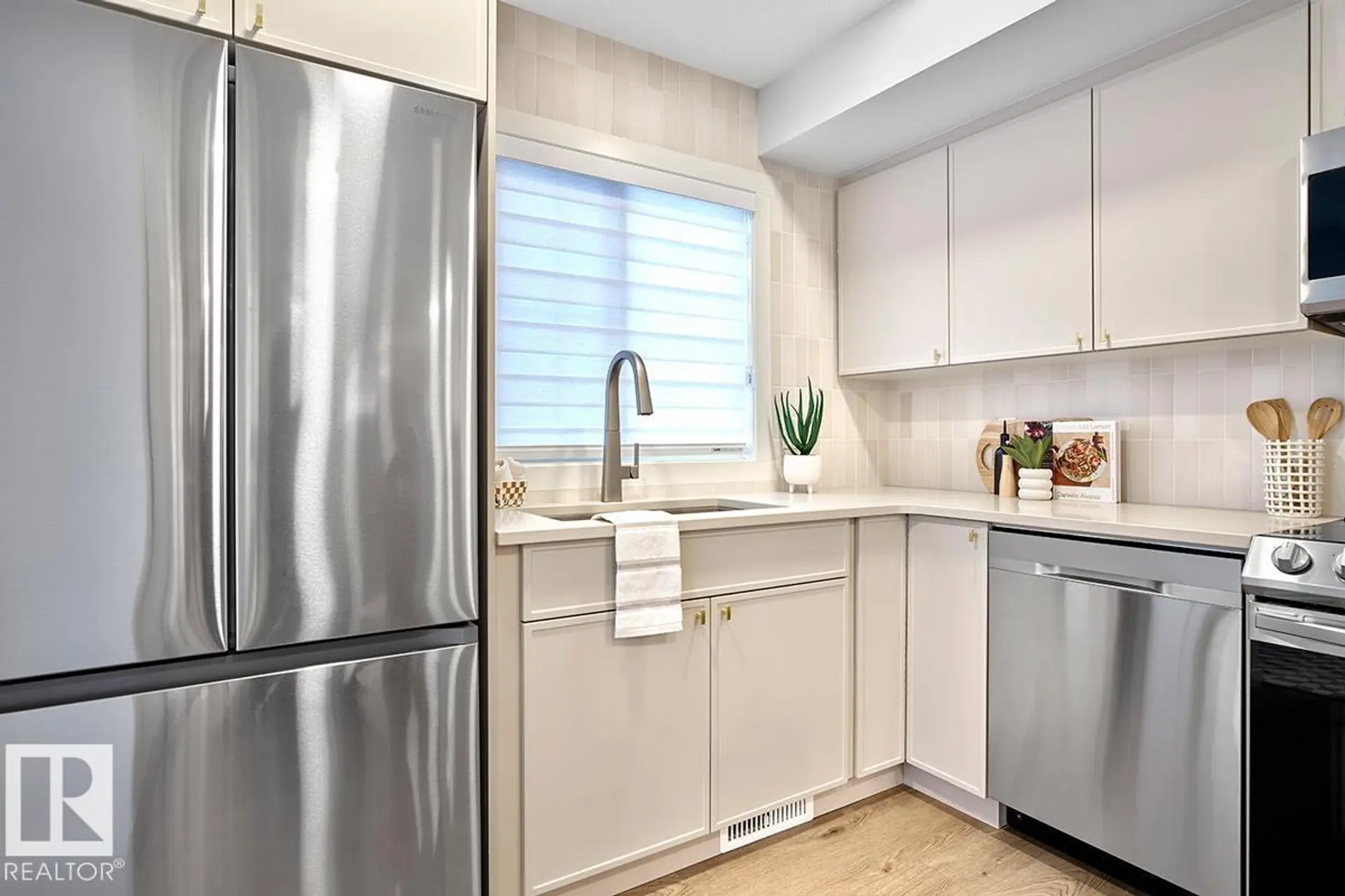 3 18640 18 AV NW - Image 6