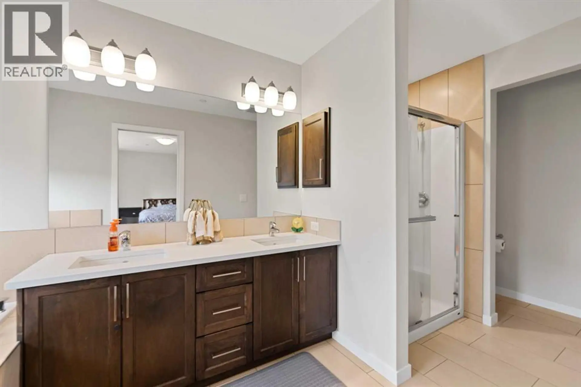 249 Lucas Crescent NW - Image 11