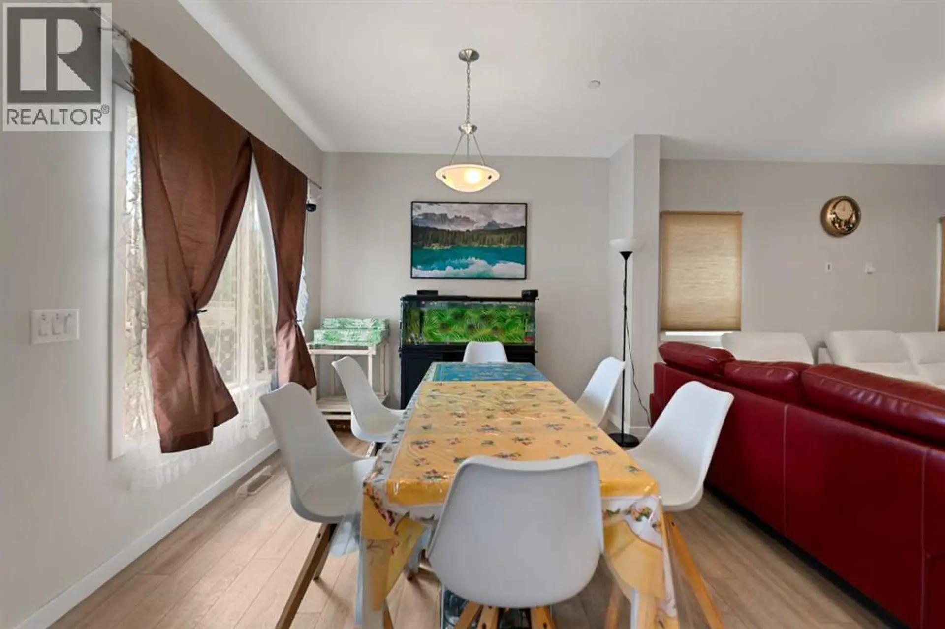 249 Lucas Crescent NW - Image 8