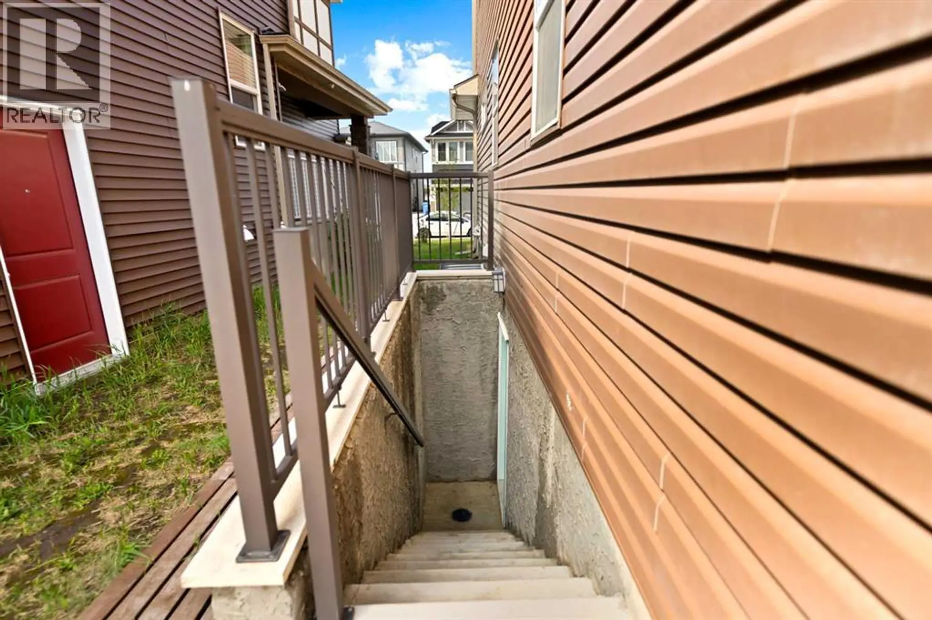 249 Lucas Crescent NW - Image 3