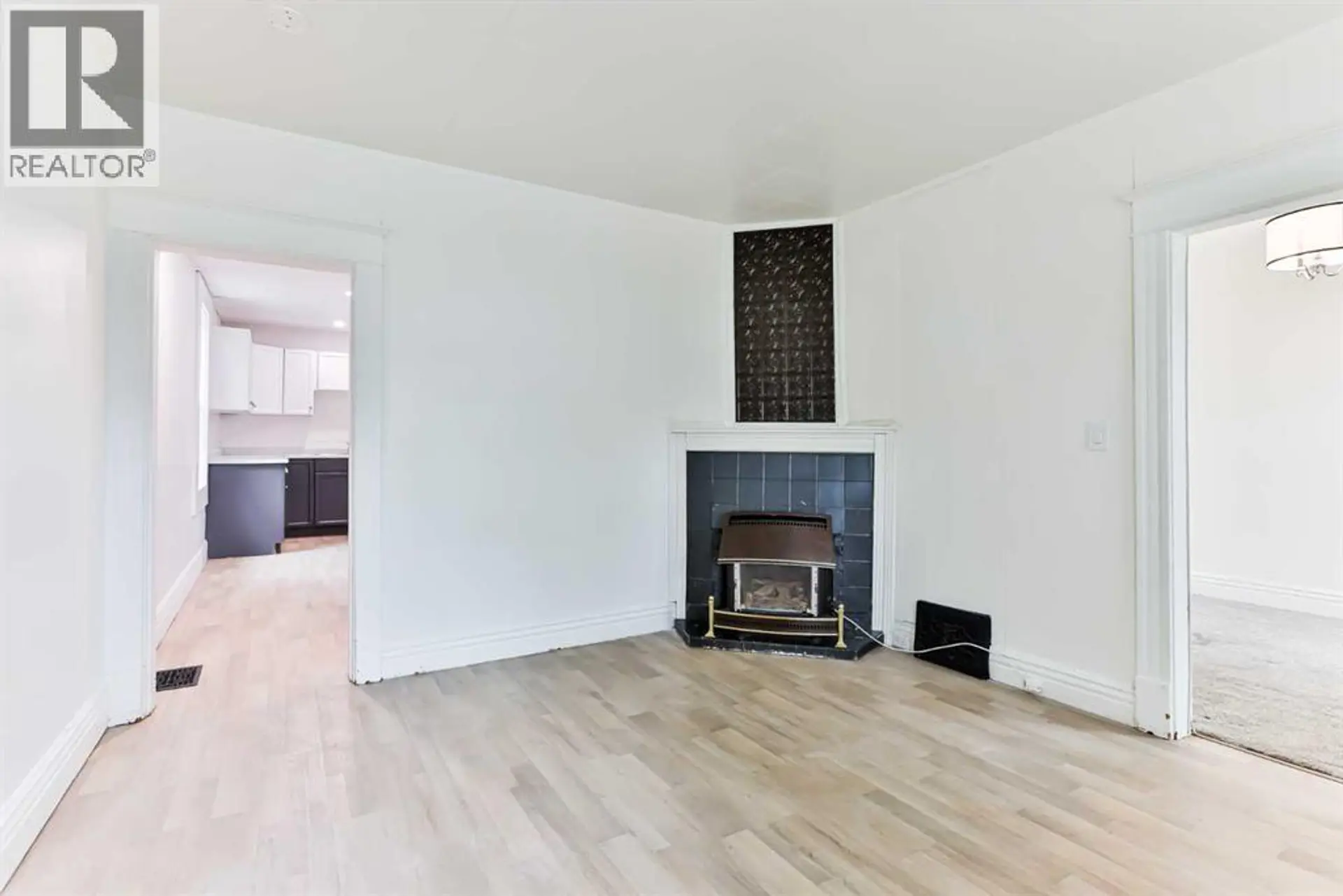 912 8 Street S - Image 2