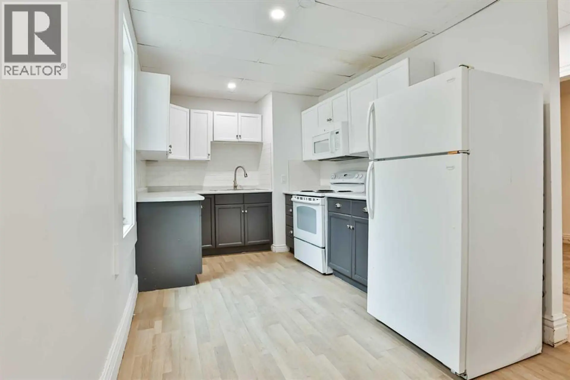912 8 Street S - Image 6
