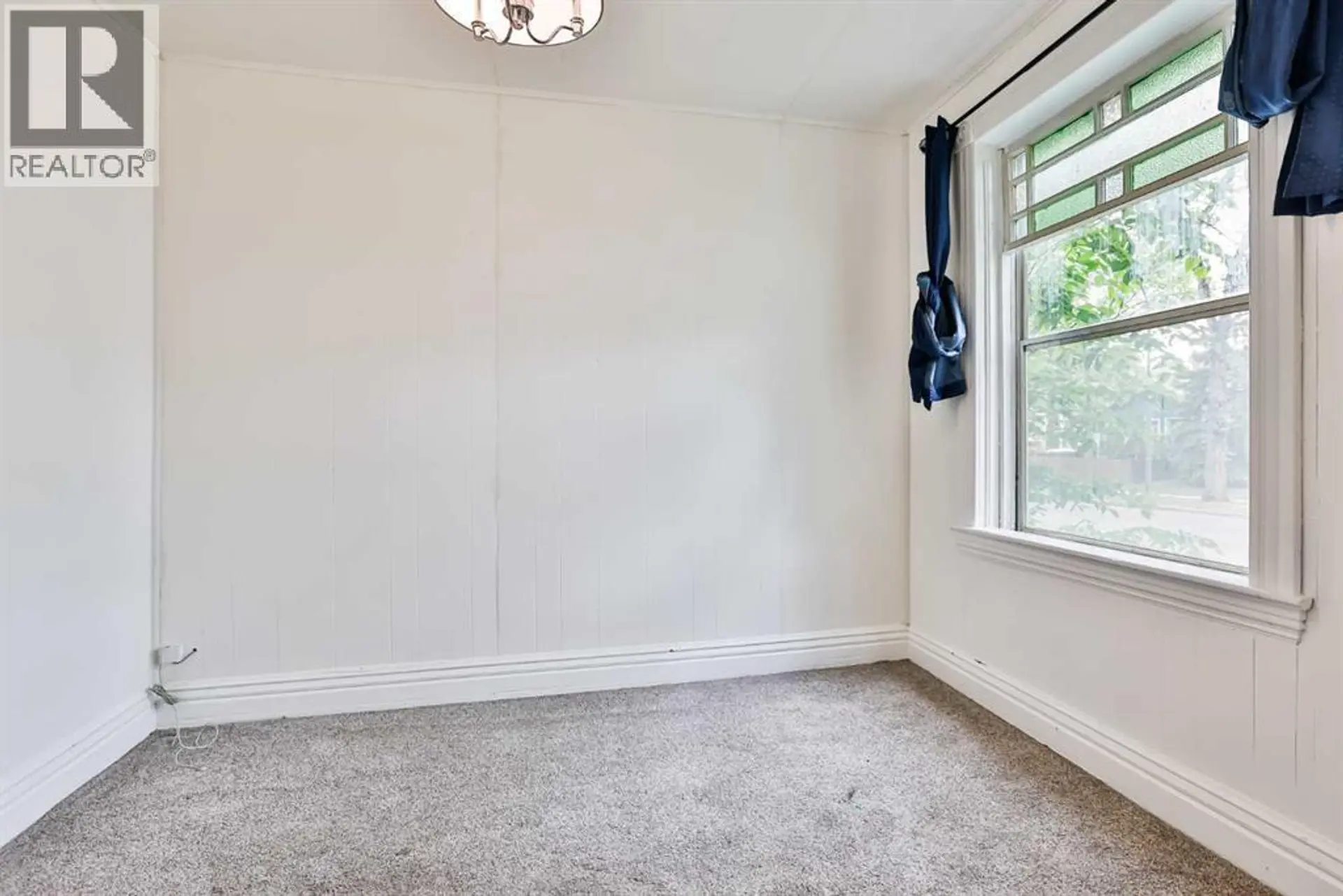 912 8 Street S - Image 4