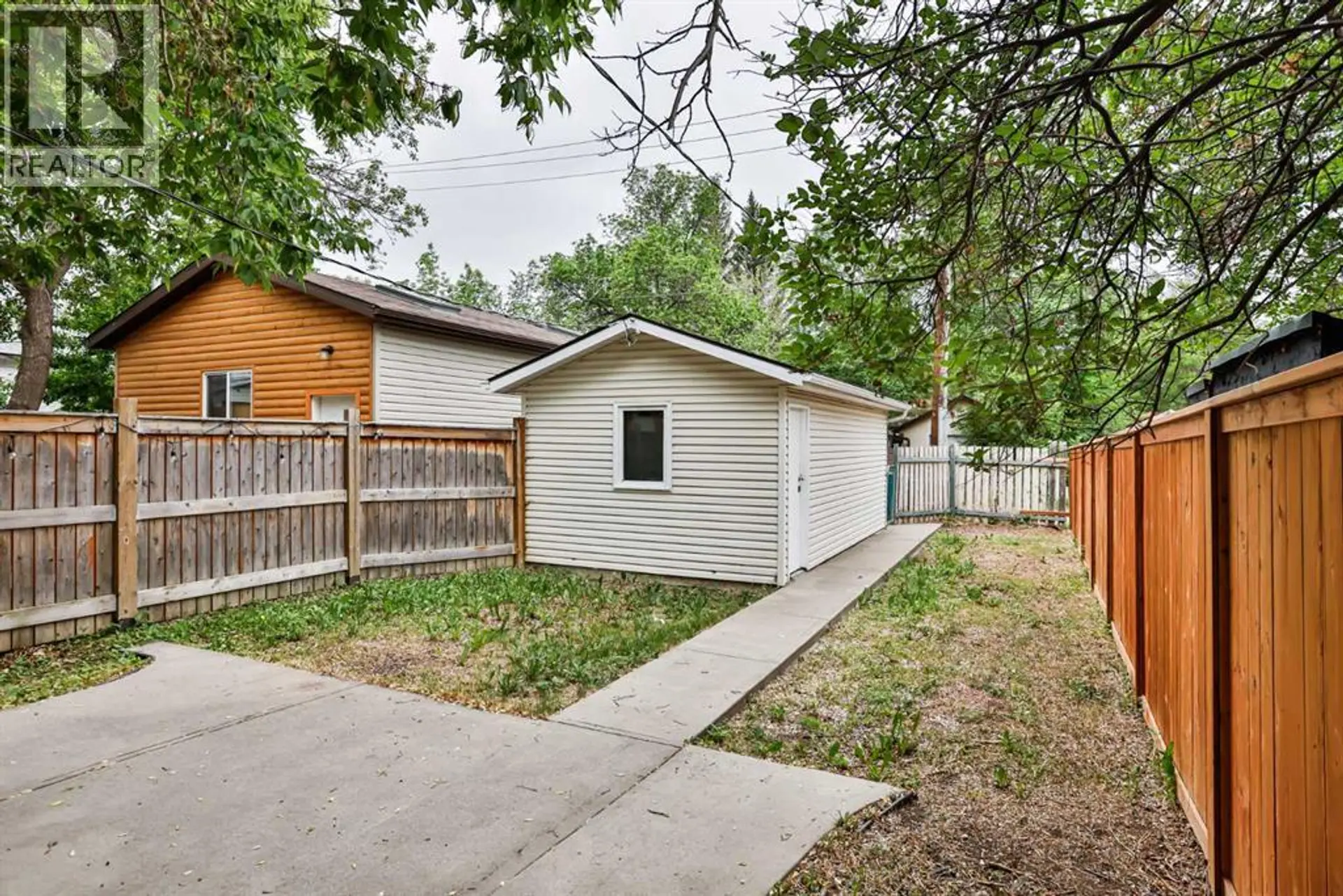 912 8 Street S - Image 14