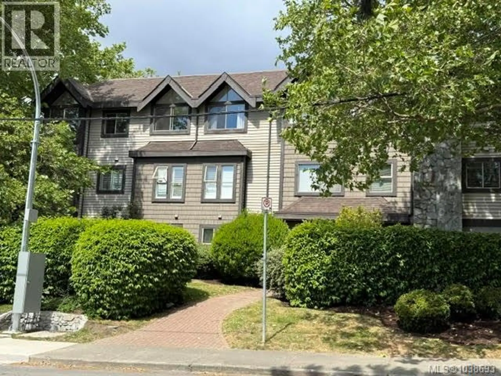 Property at #102 108 Gorge Rd W, Saanich, BC
