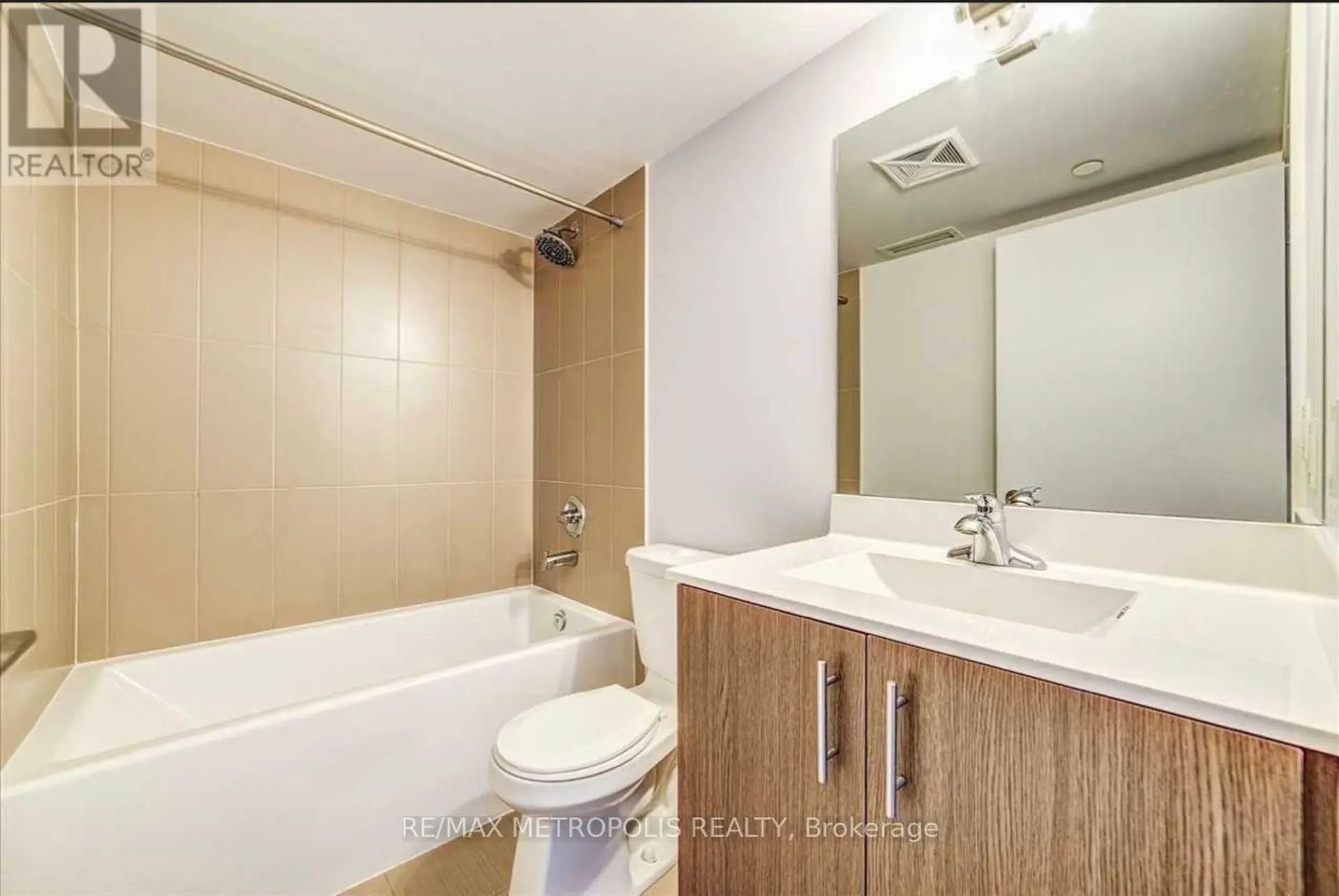 #507 255 VILLAGE GREEN SQUARE - Image 12