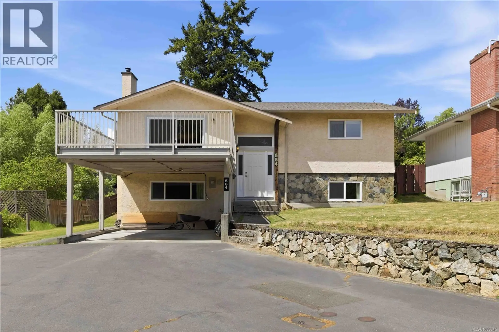 Property at 564 OConnell Pl, Saanich, BC