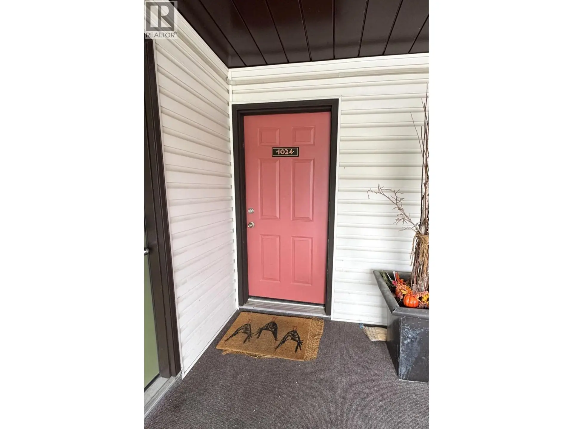 #1024 930 DOGWOOD Drive - Image 2