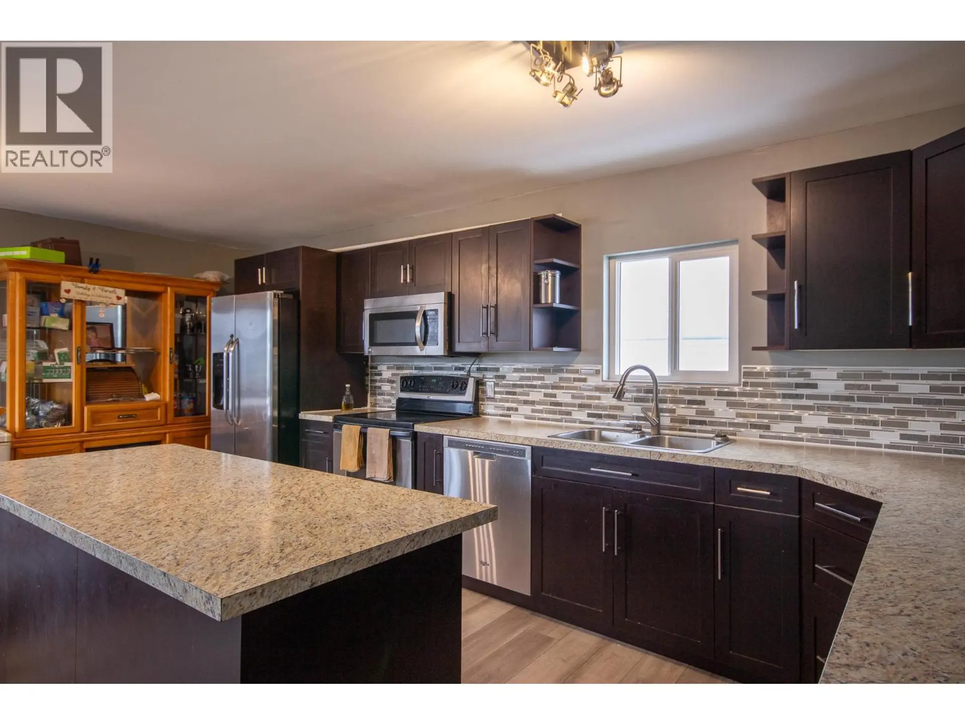 1604 108 Avenue - Image 4