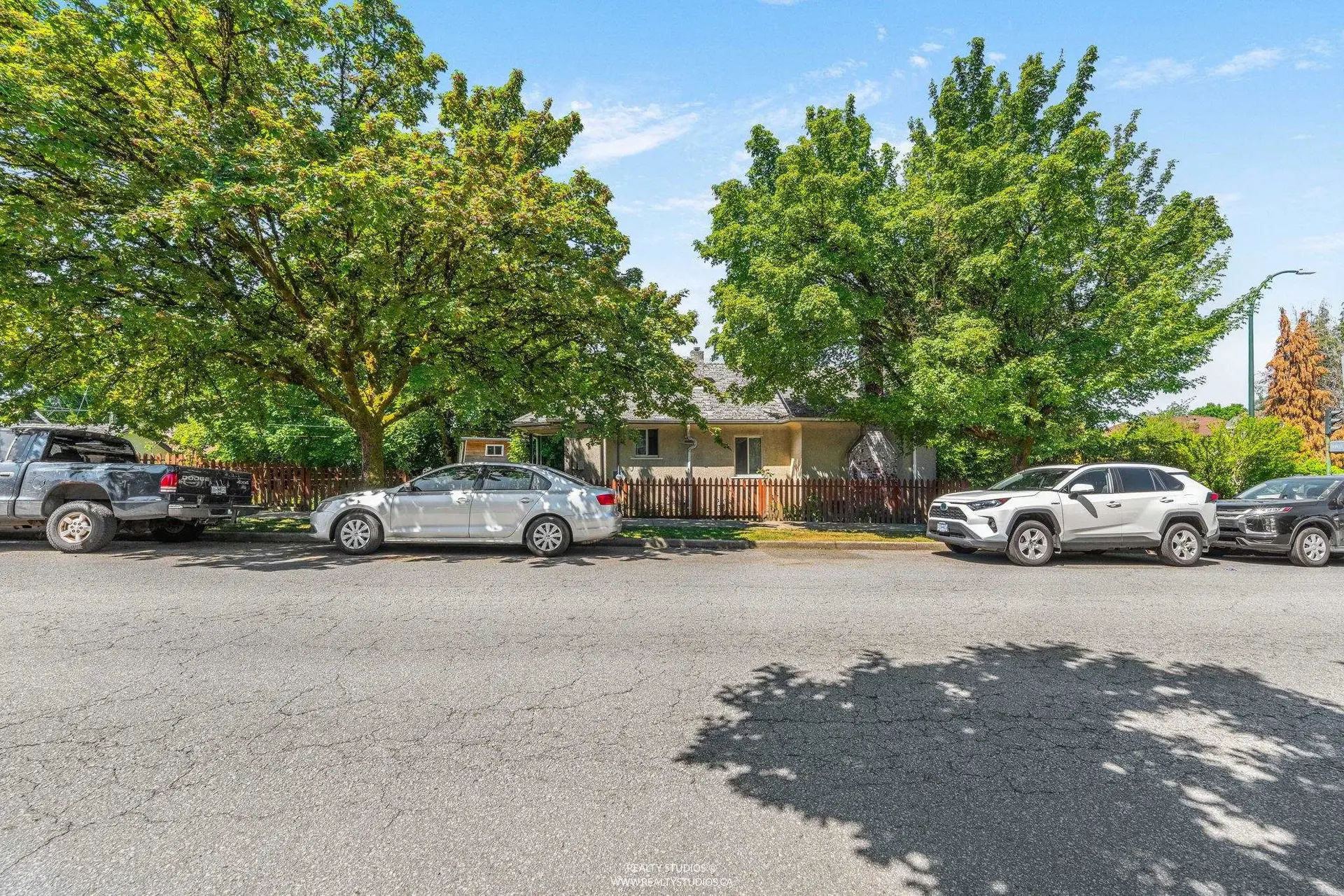 6 W King Edward Avenue - Image 11