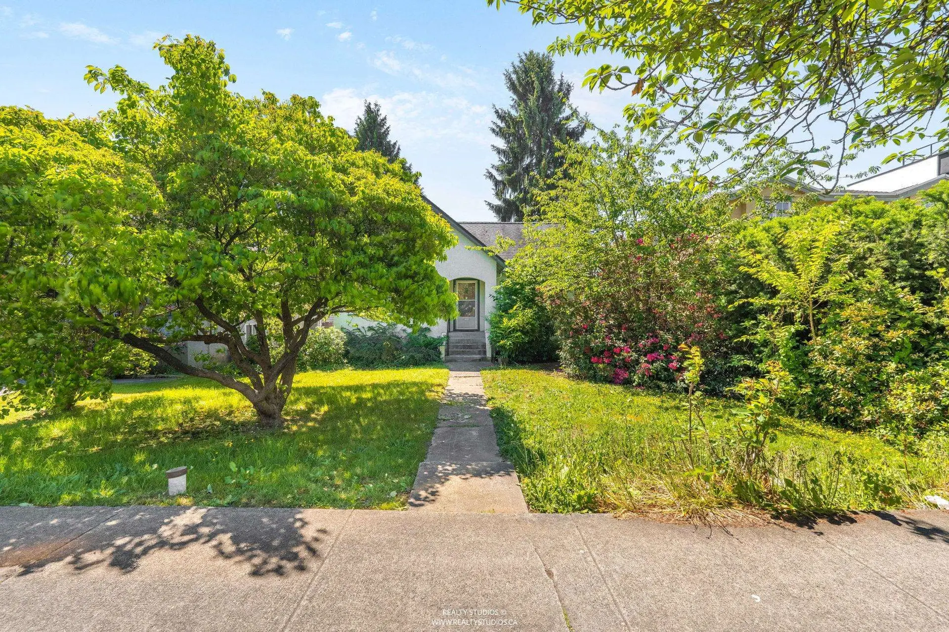 28 W King Edward Avenue - Image 2
