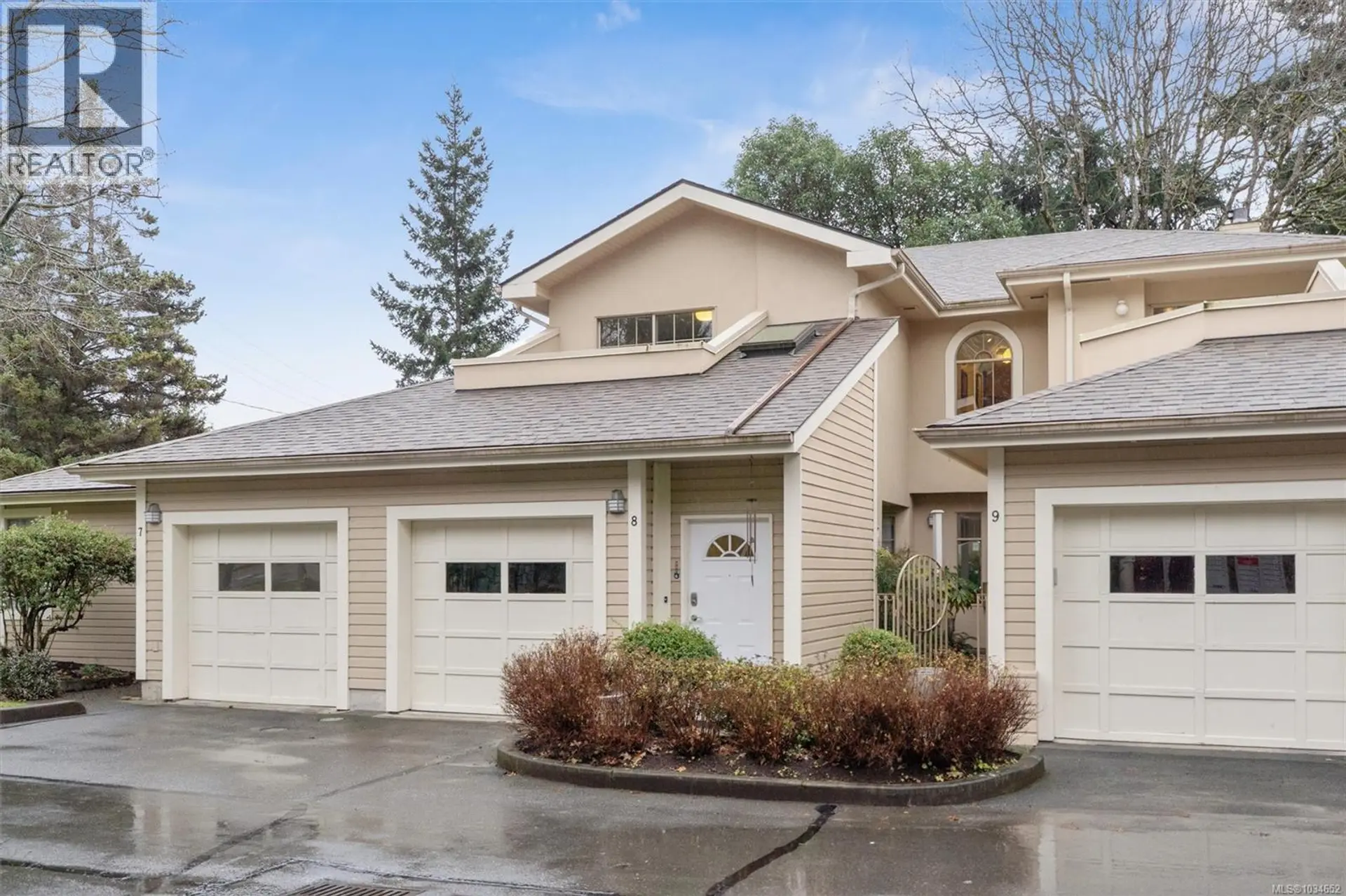 Property at #8 909 Admirals Rd, Esquimalt, BC
