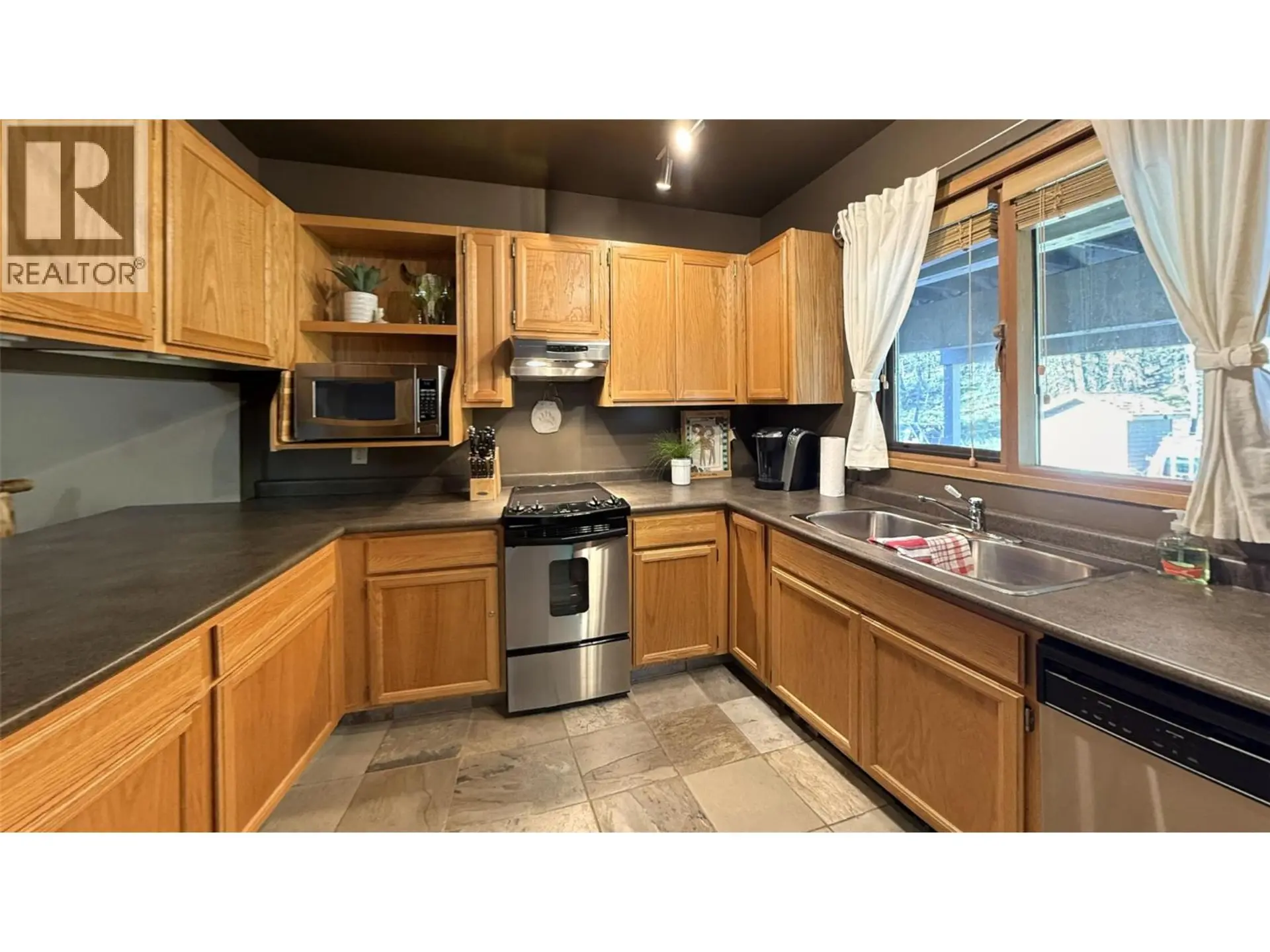 #17 7985 RADIUM GOLF COURSE Road - Image 3