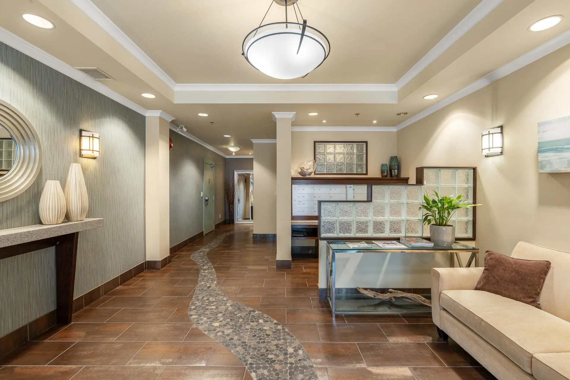 #205 6688 Royal Avenue - Image 3