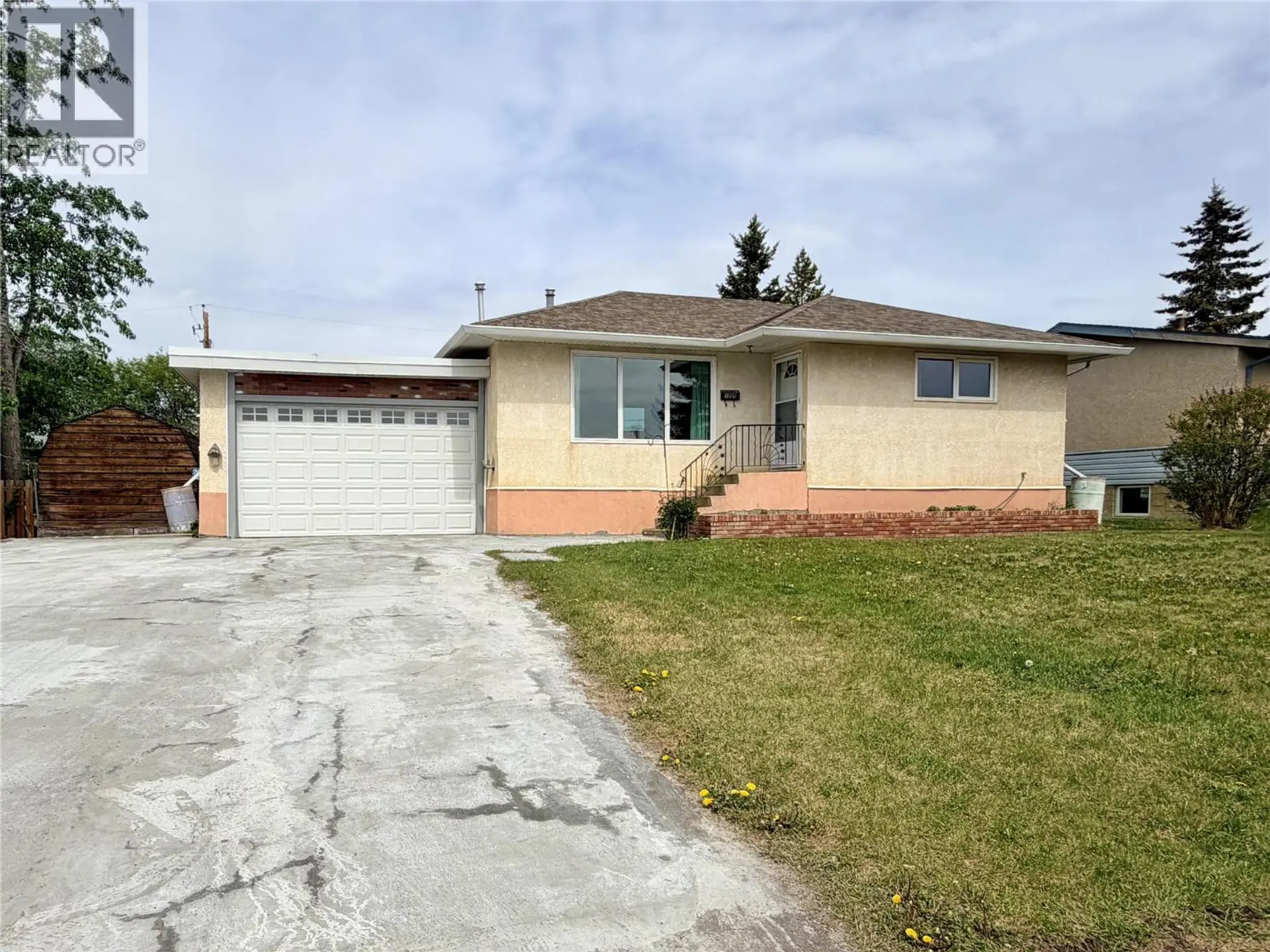 Property at 1008 95 Avenue, Dawson Creek, BC