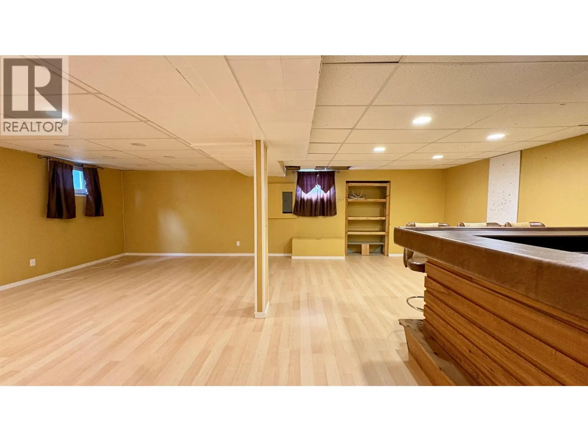 322 PIONEER AVENUE - Image 11