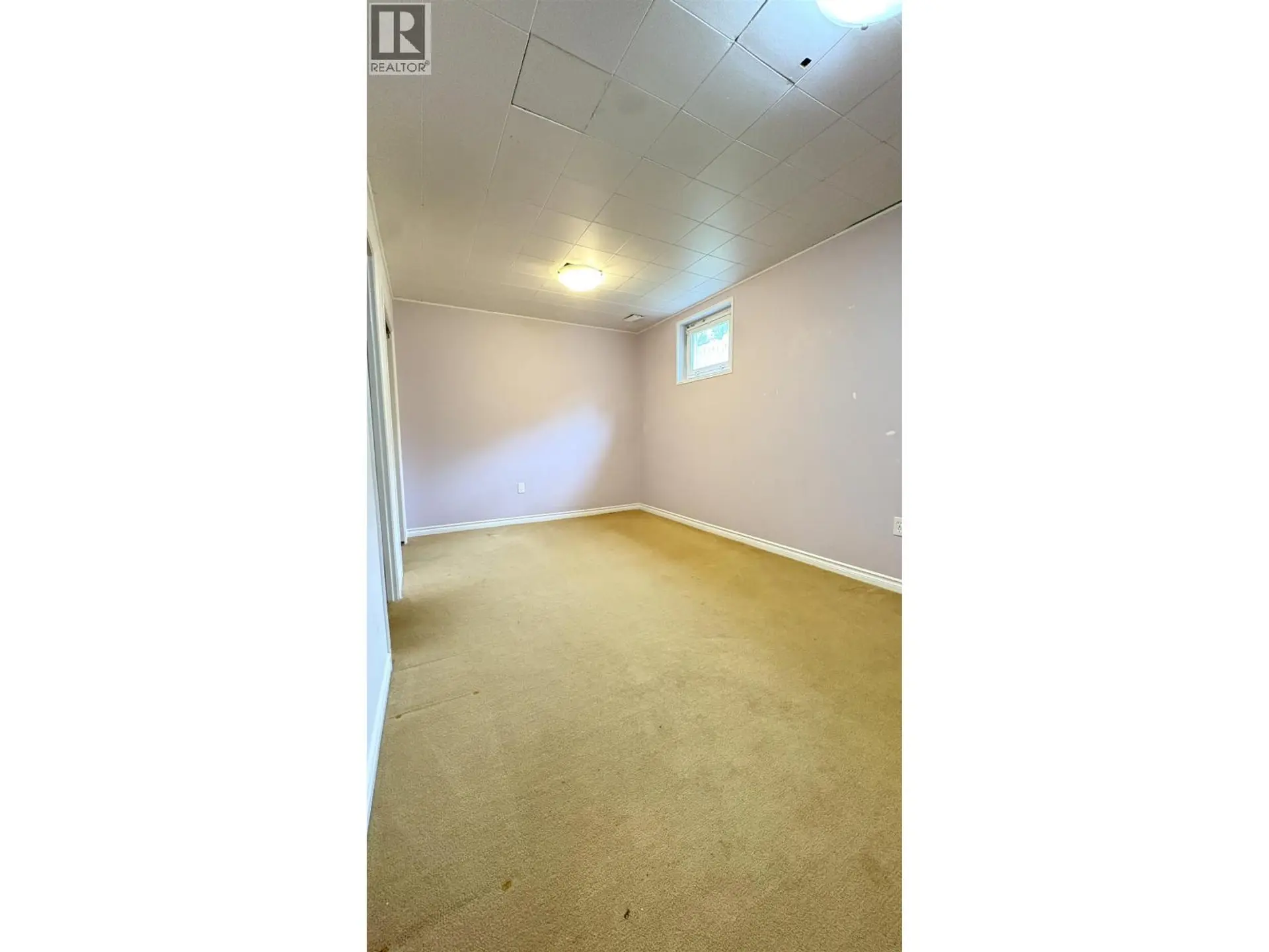 322 PIONEER AVENUE - Image 13